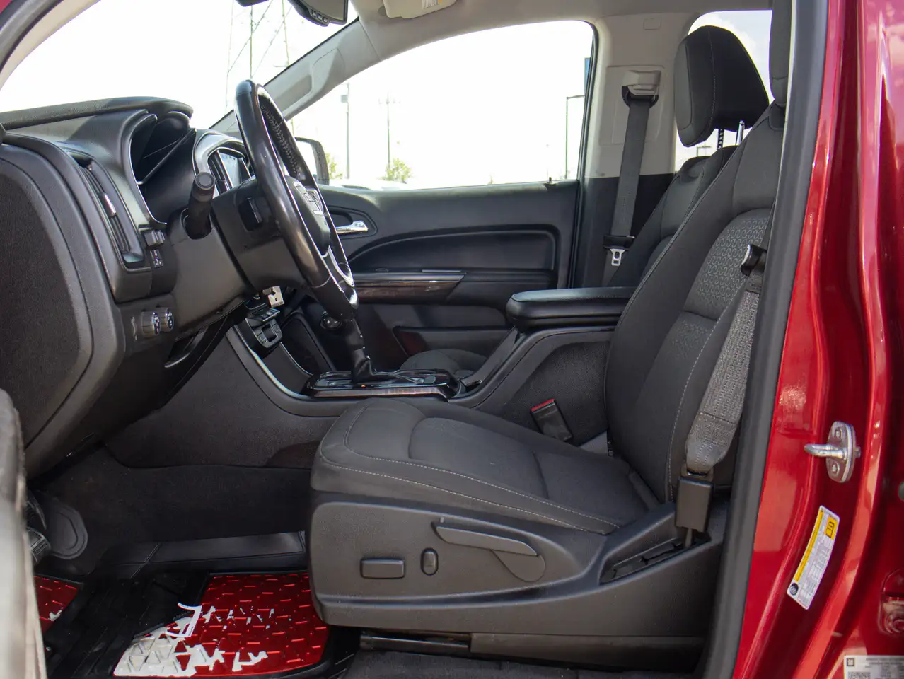 GMC Canyon photo GMC Canyon