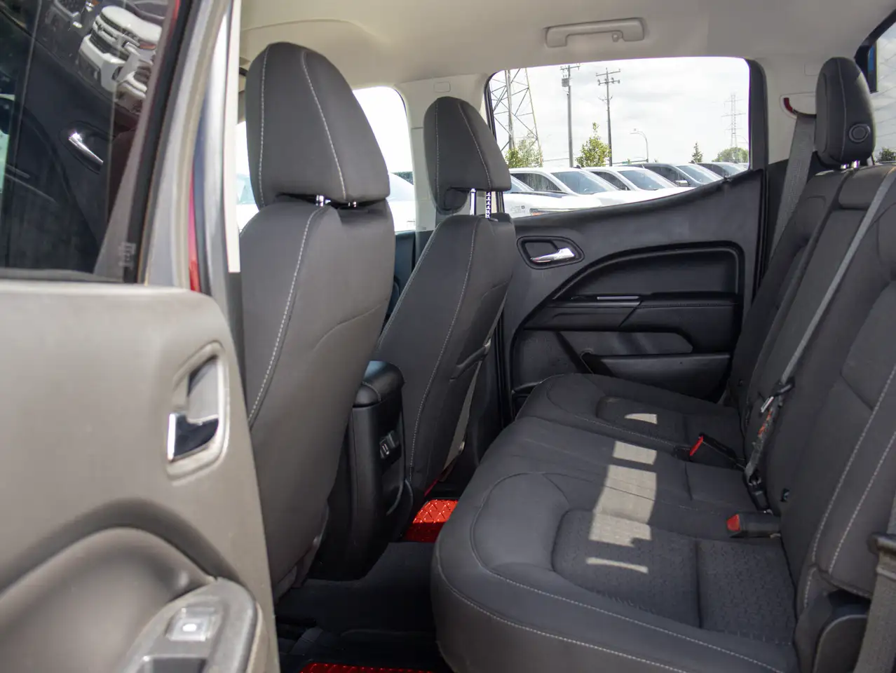 GMC Canyon photo GMC Canyon
