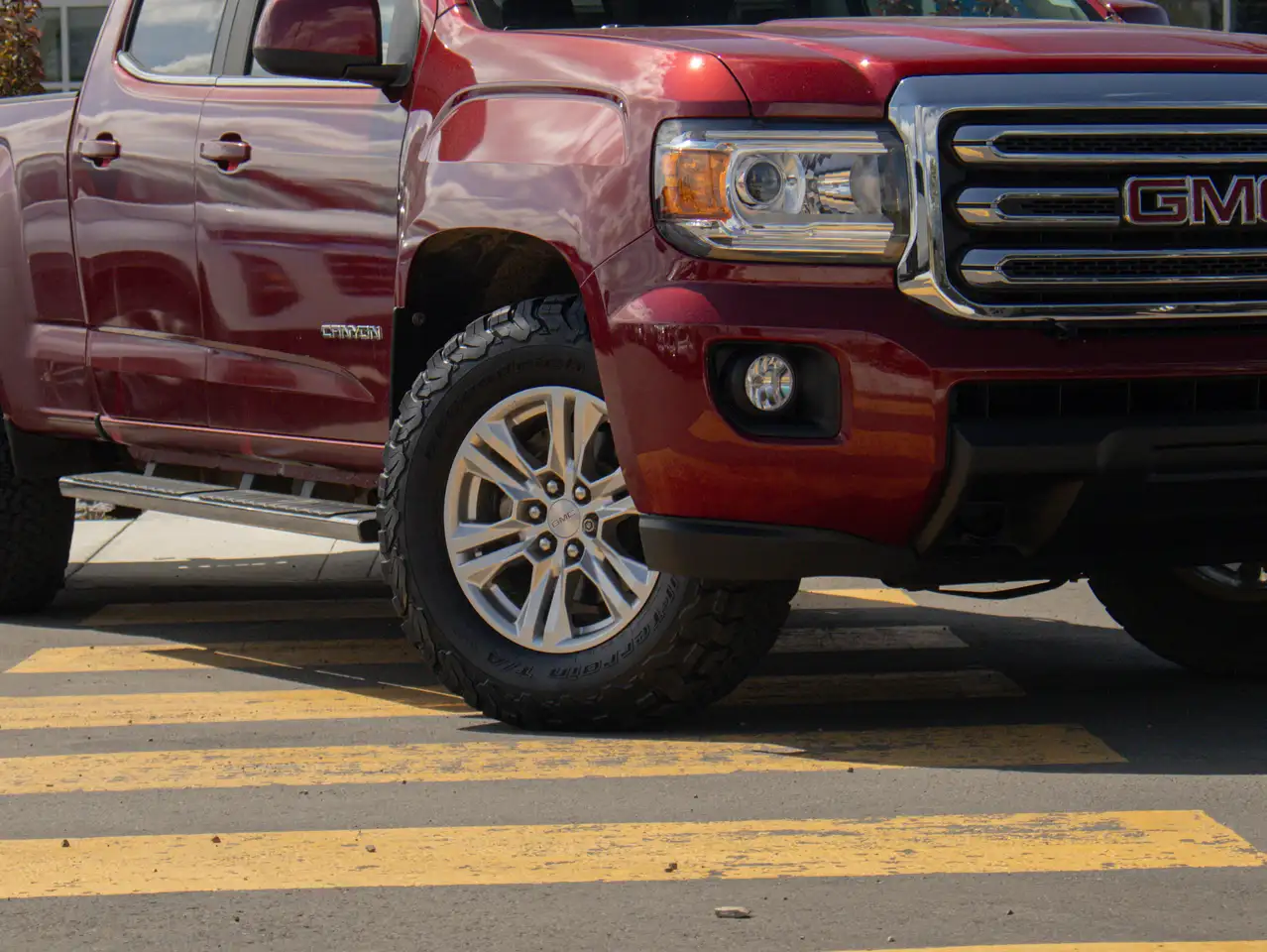GMC Canyon photo GMC Canyon