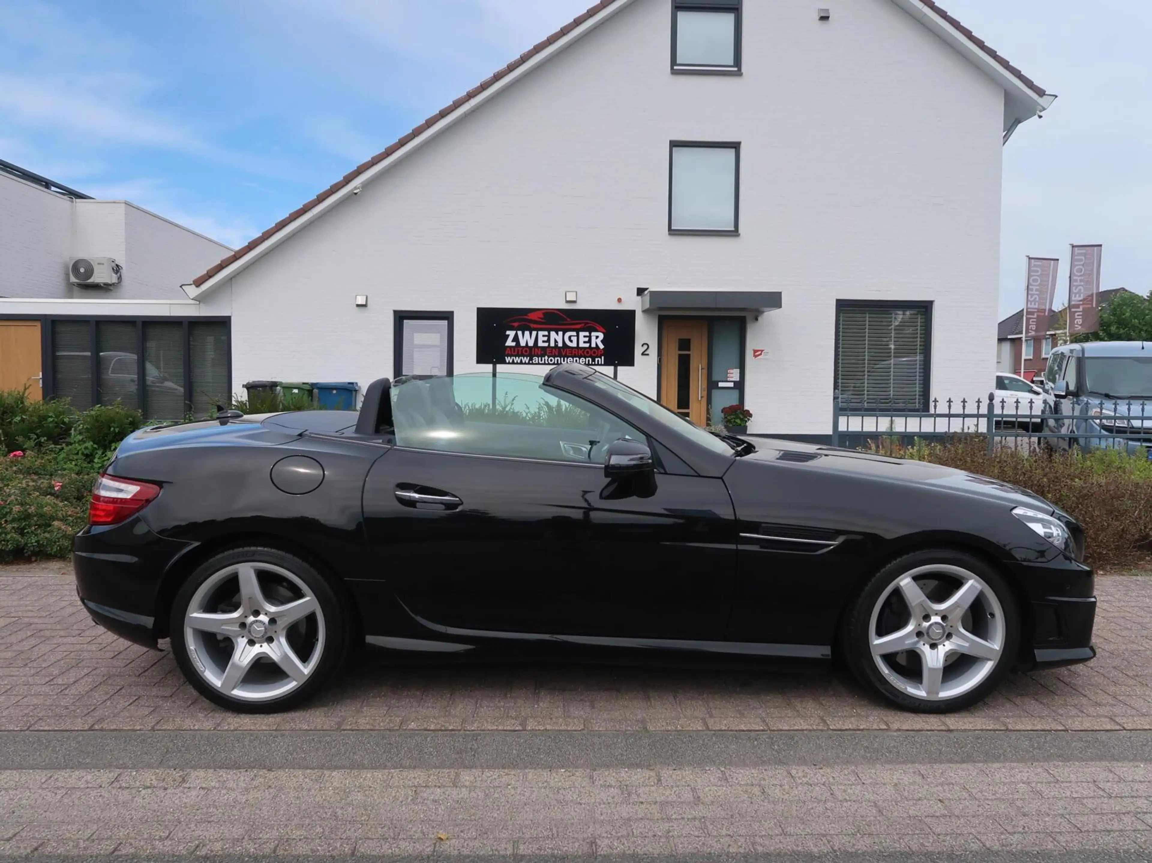 Mercedes-Benz SLK 350 AUT F-1 AMG|KEYLESS|ADAPTIVE CRUISECONTROL|MEMORY| — photo 5