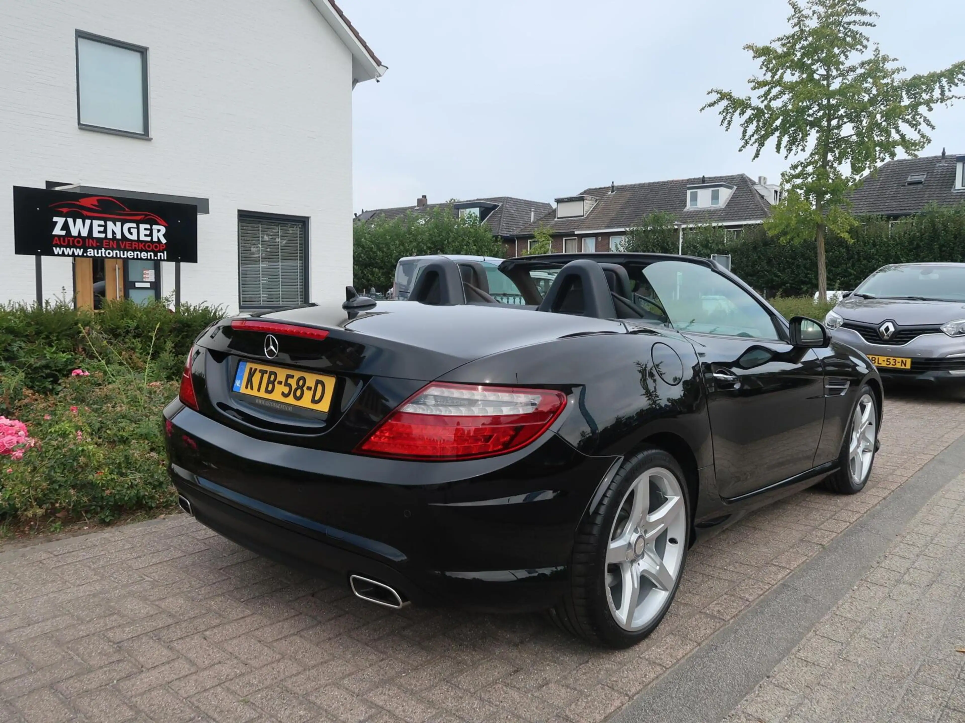 Mercedes-Benz SLK 350 AUT F-1 AMG|KEYLESS|ADAPTIVE CRUISECONTROL|MEMORY| — photo 6