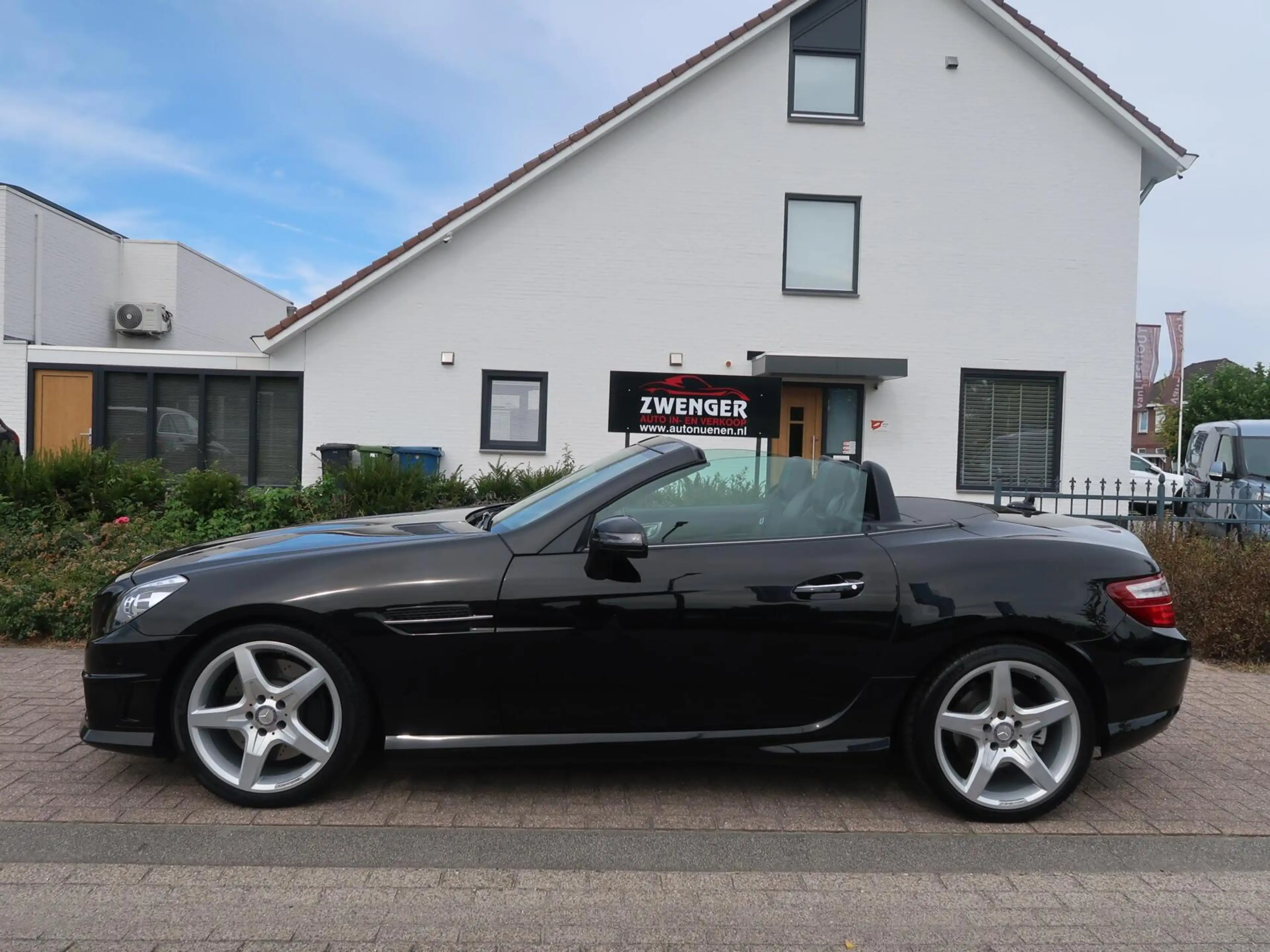 Mercedes-Benz SLK 350 AUT F-1 AMG|KEYLESS|ADAPTIVE CRUISECONTROL|MEMORY| — photo 2