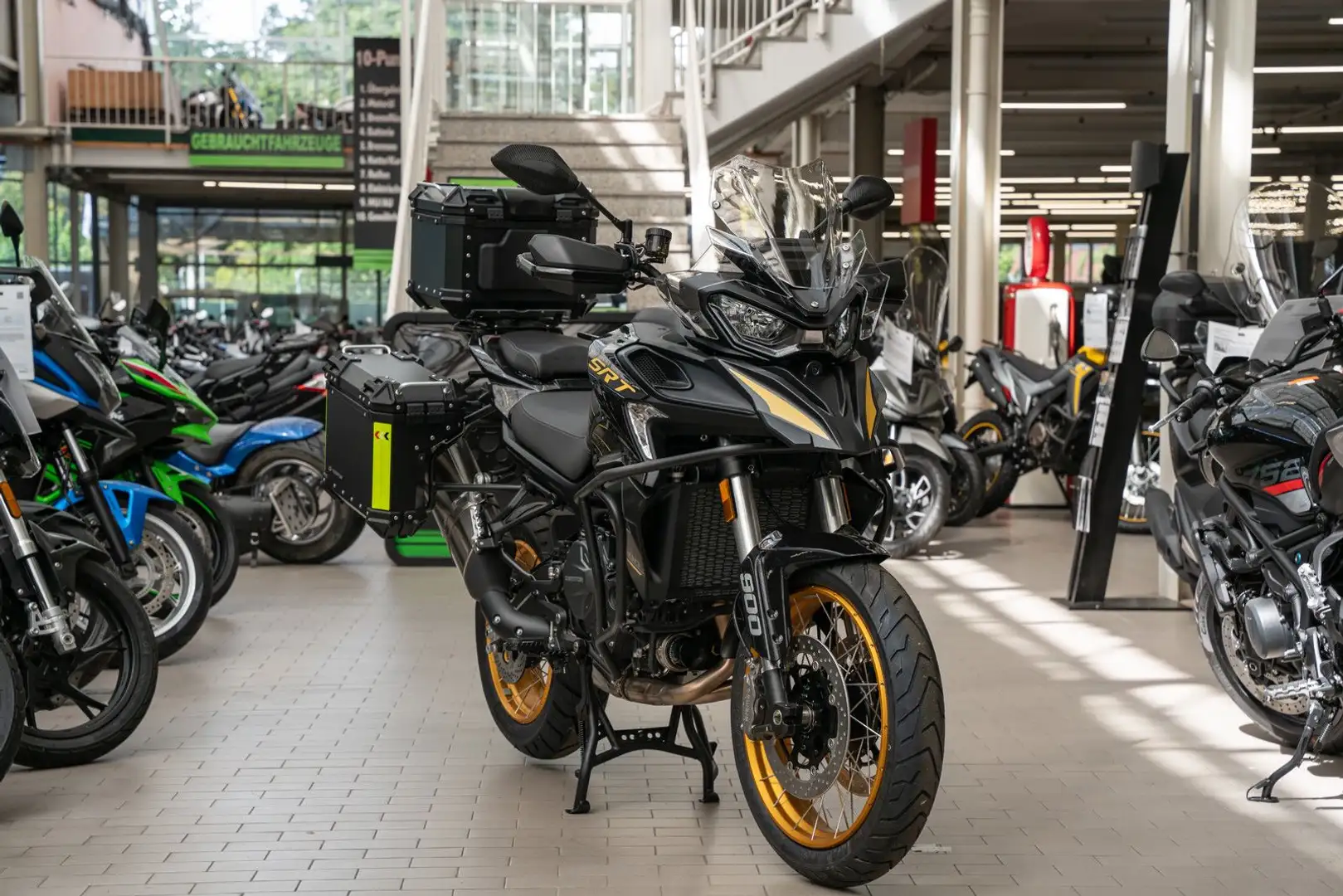 QJ Motor SRT 900 SX inkl. Koffersystem, sofort lieferbar Negro - 2