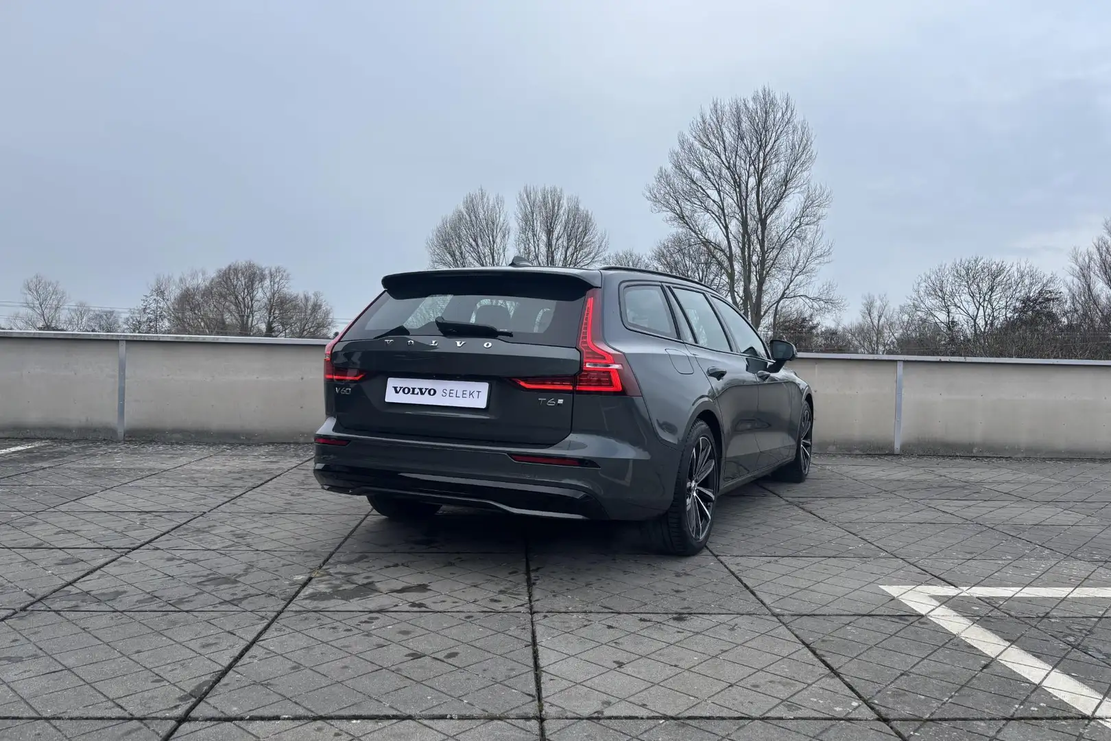 Volvo V60 2.0 T6 Plug-in hybrid AWD Plus Dark Verwarmbare vo Vert - 2