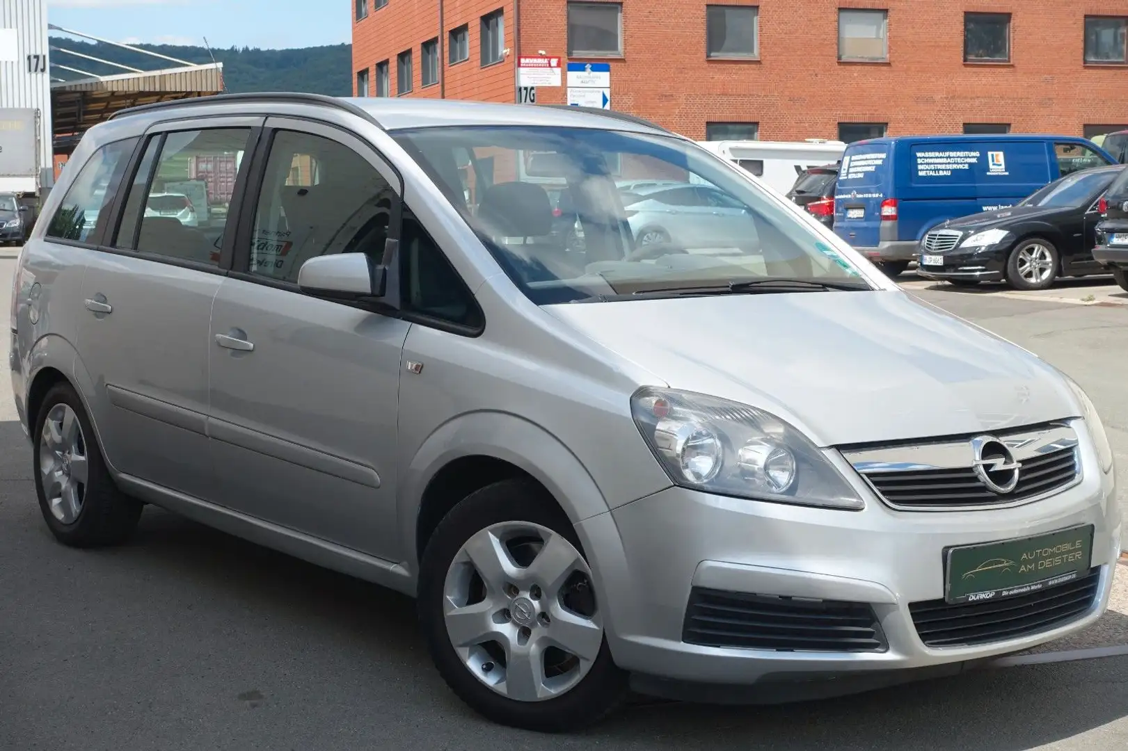Opel Zafira 1.9 CDTI*7-SITZE*AHK*TEMPOMAT*BC*ZV*TÜV N Silber - 1