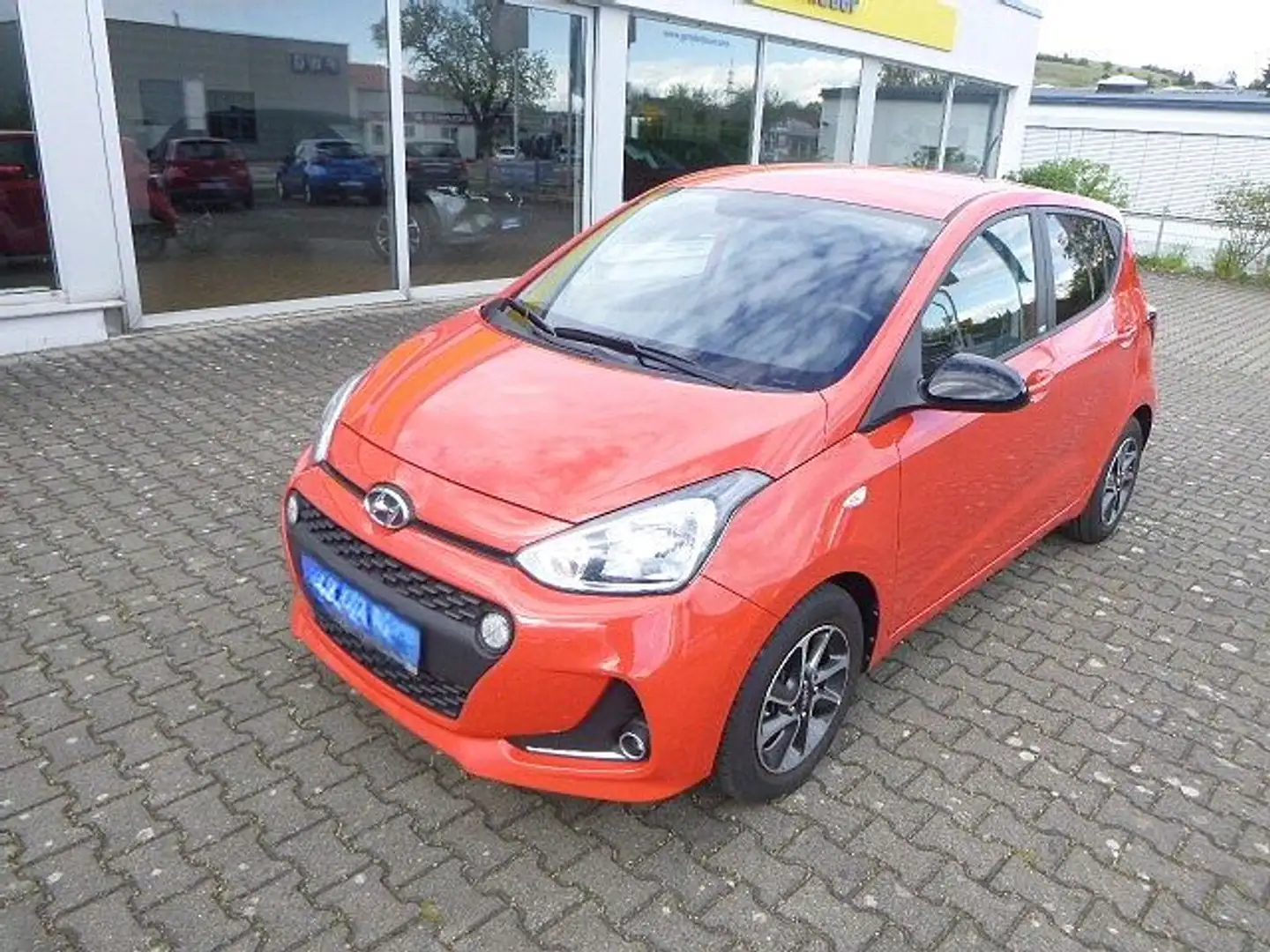 Hyundai i10 Yes! Wenig Km!, Winterräder, TÜV NEU! Rot - 1