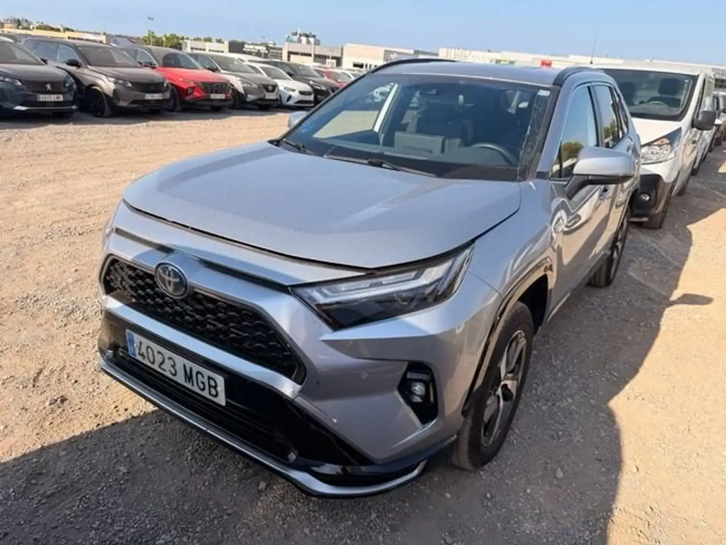 Toyota RAV 4 2.5l PLUG-IN 300PH (e-CVT) Advance Plateado - 1