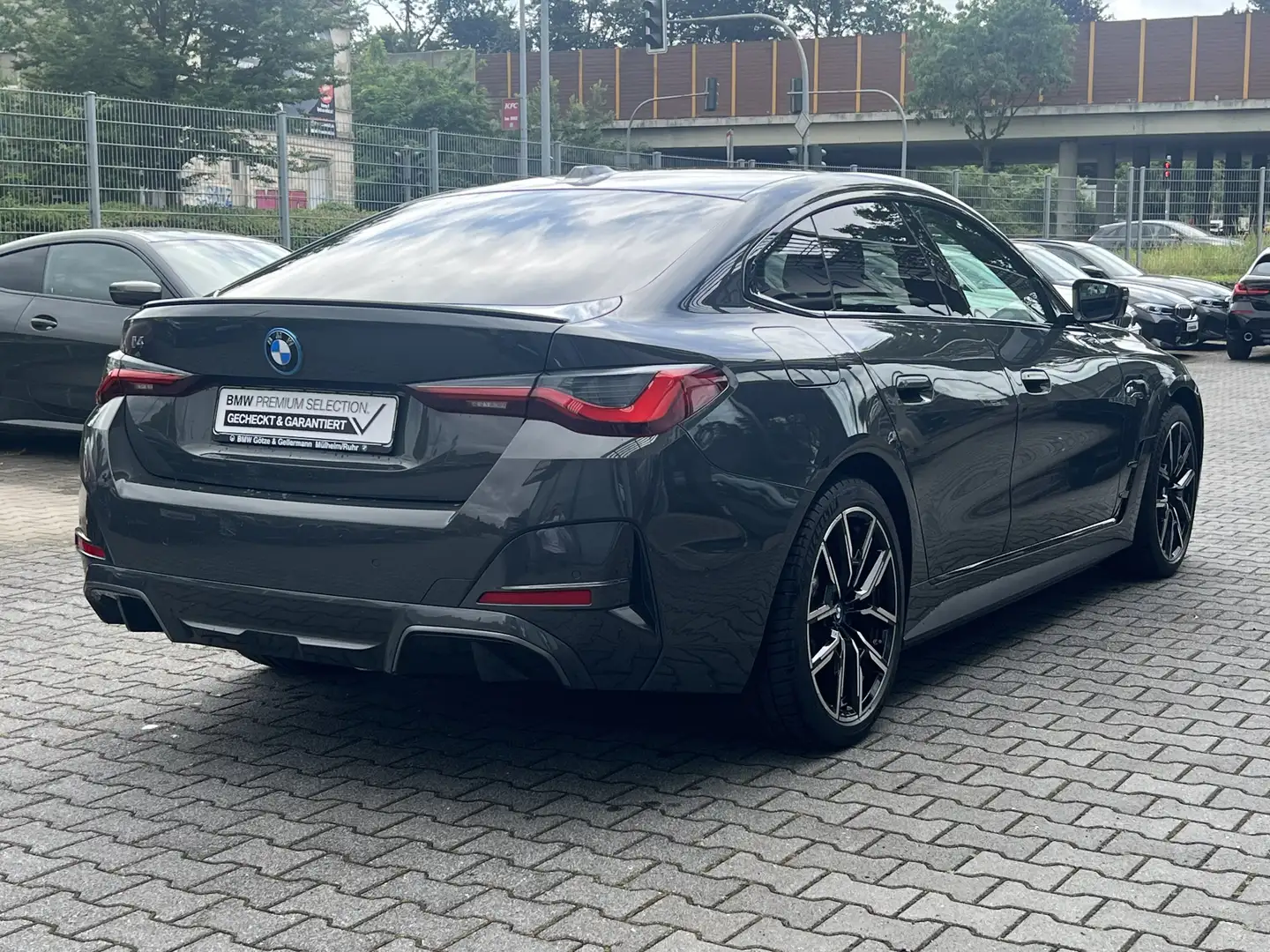 BMW i4 eDrive40 M Sport PRO DrivingAssistantProf AHK Gris - 2
