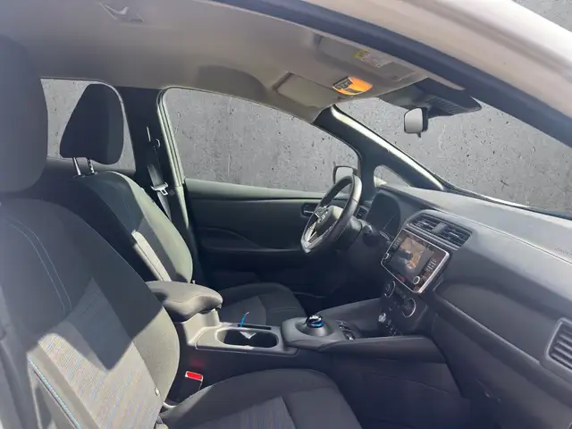 Nissan Leaf view 16