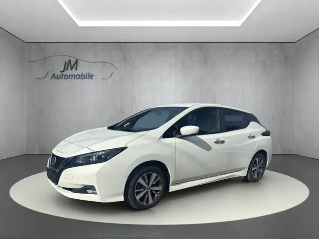 Nissan Leaf view 3