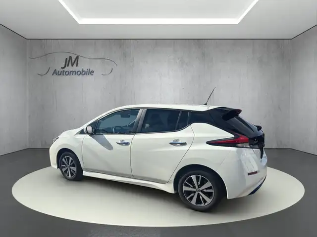 Nissan Leaf view 7
