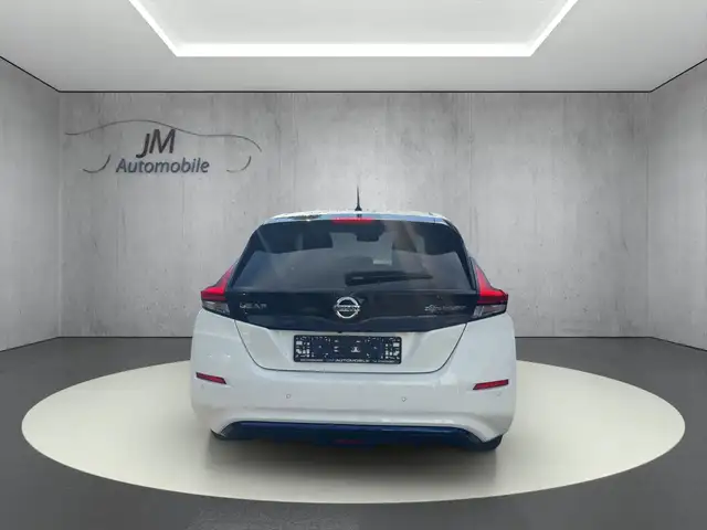 Nissan Leaf view 6