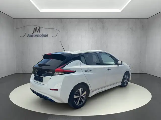 Nissan Leaf view 5