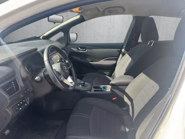 Nissan Leaf view 9