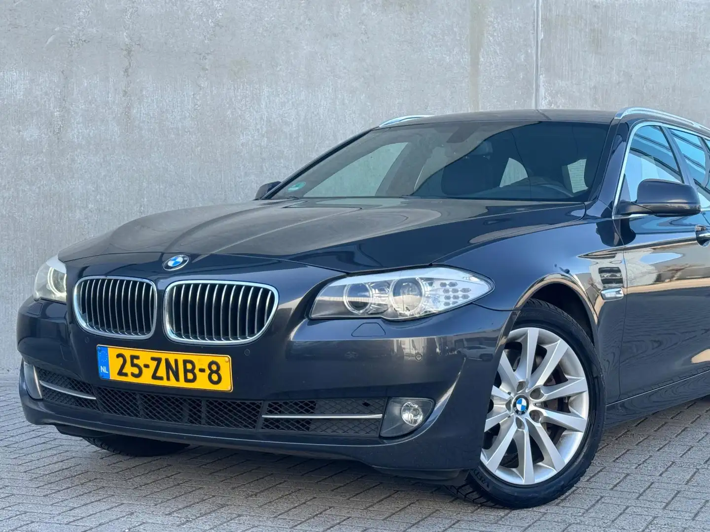 BMW 525 5-serie Touring 525xd 218pk AUT 2013 Grijs 2E EIGE Gris - 2