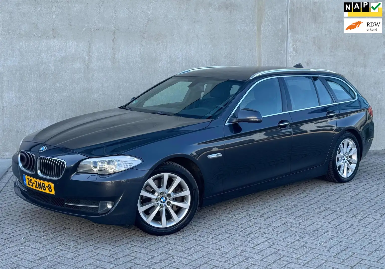 BMW 525 5-serie Touring 525xd 218pk AUT 2013 Grijs 2E EIGE Gris - 1