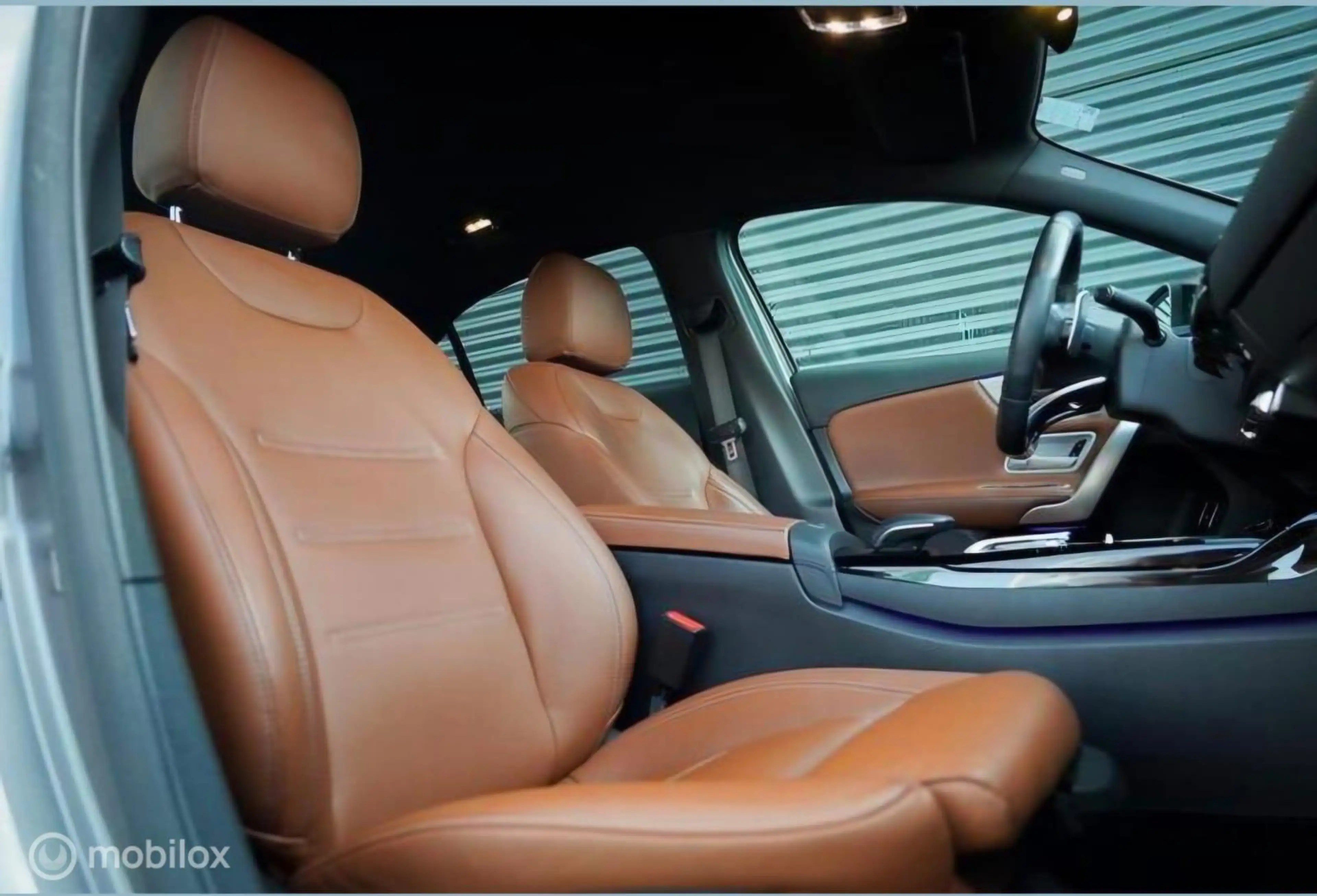 Mercedes-Benz A 35 AMG 4MATIC Premium Plus — photo 4