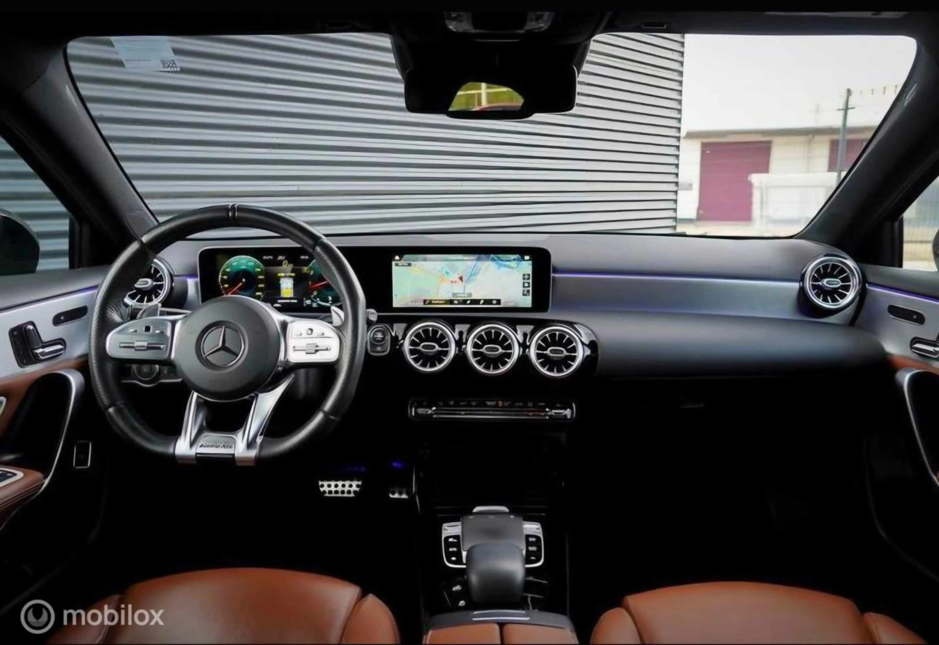 Mercedes-Benz A 35 AMG 4MATIC Premium Plus — photo 2