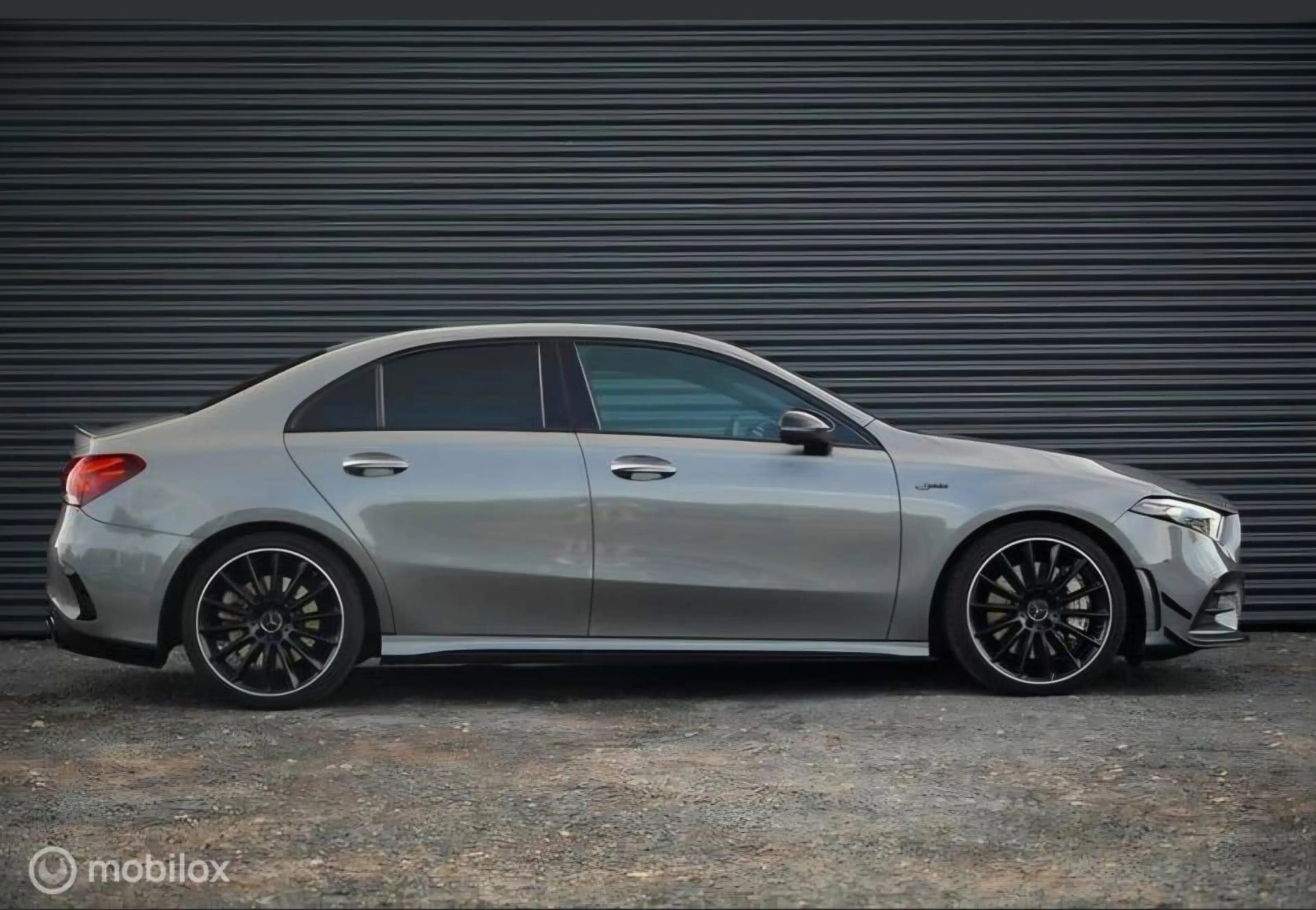 Mercedes-Benz A 35 AMG 4MATIC Premium Plus — photo 15
