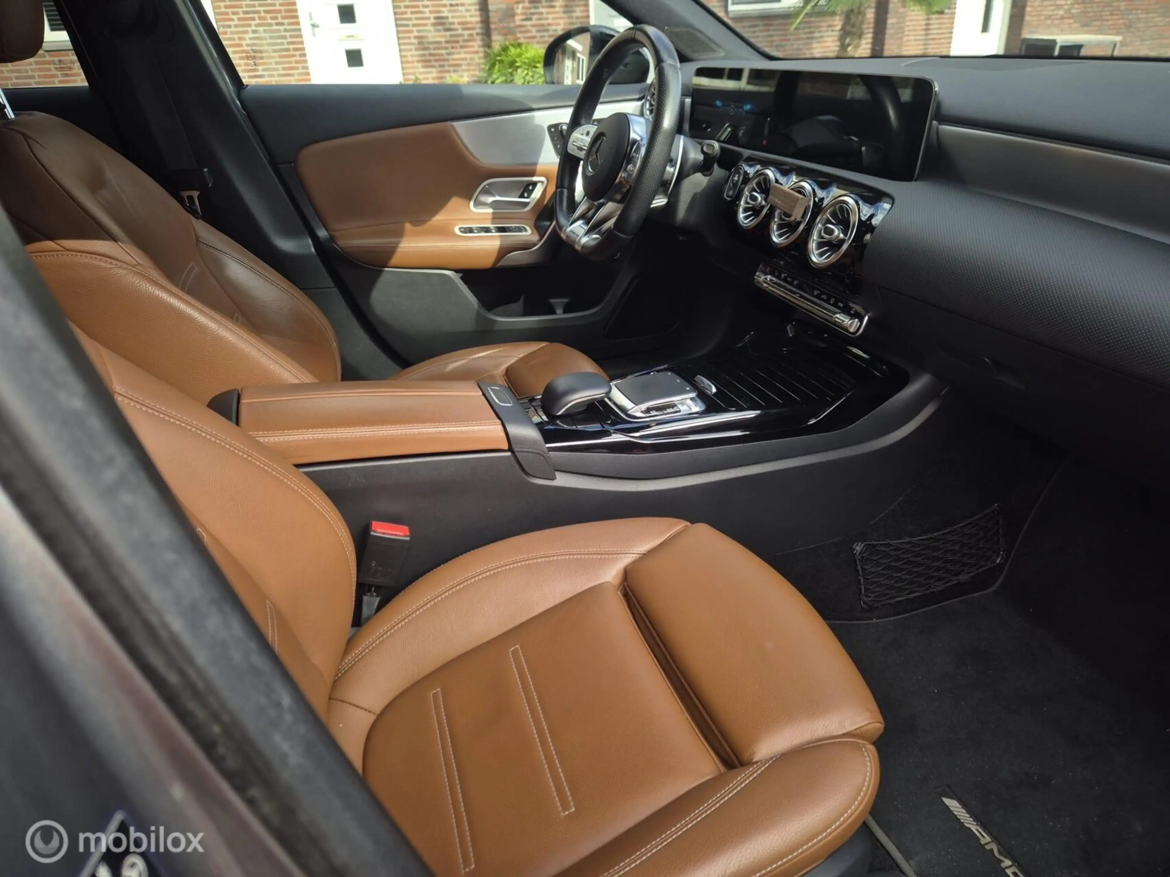 Mercedes-Benz A 35 AMG 4MATIC Premium Plus — photo 7