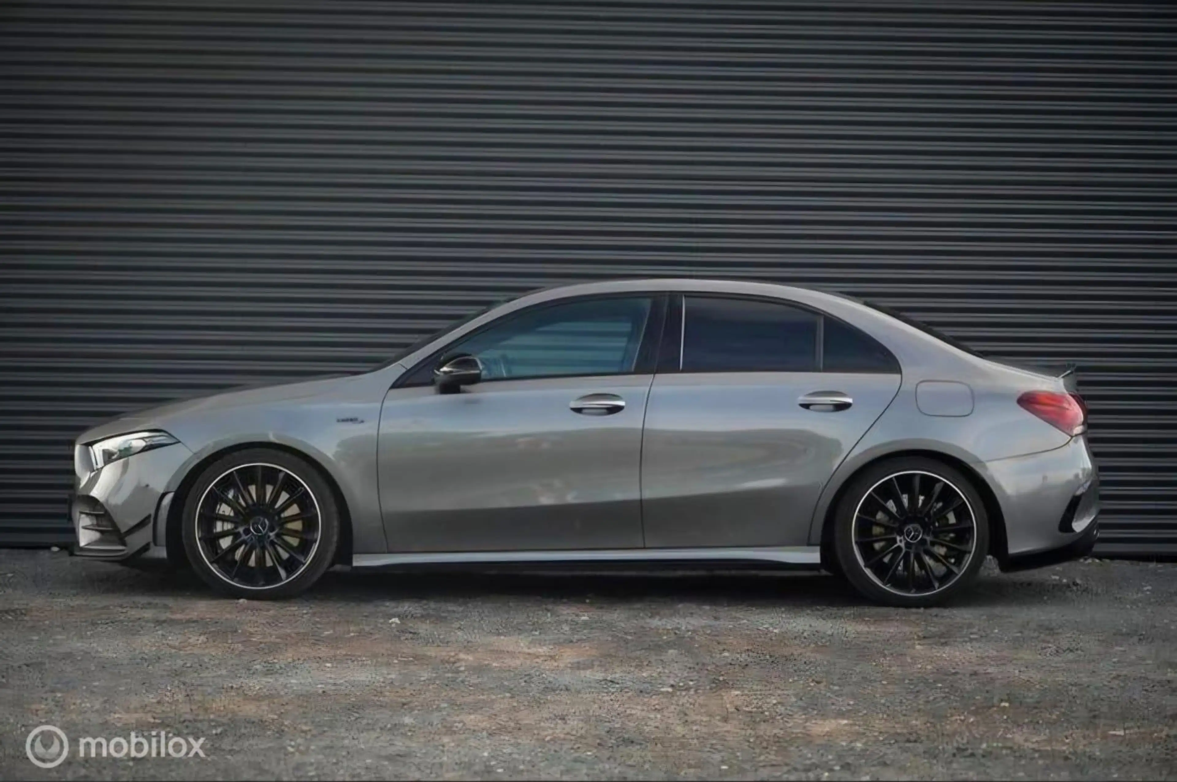 Mercedes-Benz A 35 AMG 4MATIC Premium Plus — photo 6
