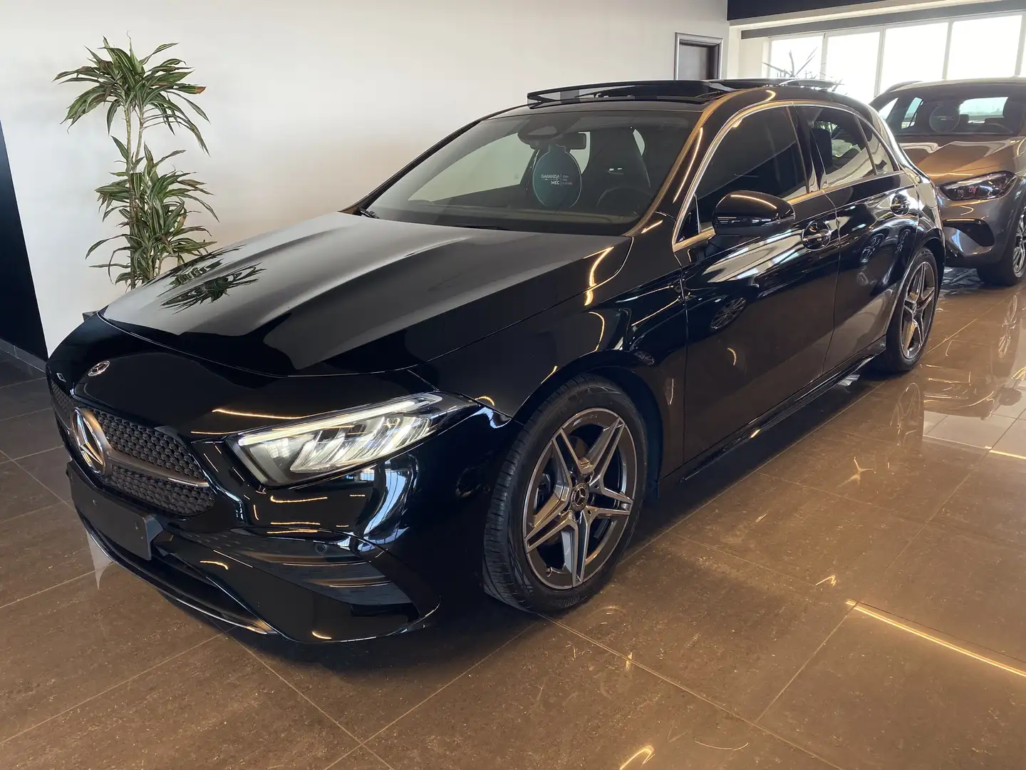 Mercedes-Benz A 200 d AMG Line Premium Plus -33%/TETTO/KEYLESS/LUCI 64 Noir - 2