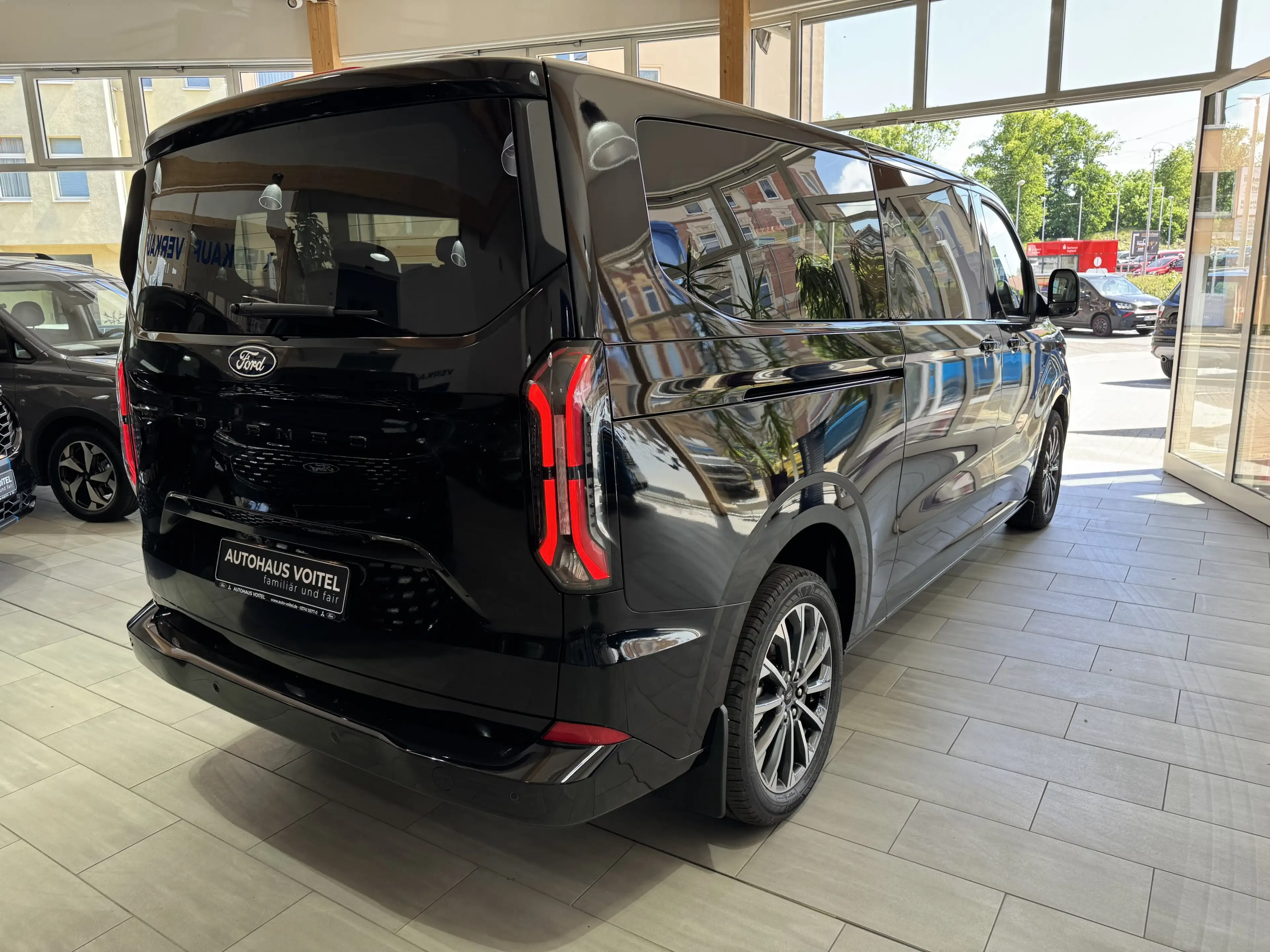 Ford Tourneo Custom Titanium X B&O / Standheizung / 360° Kamera — photo 5