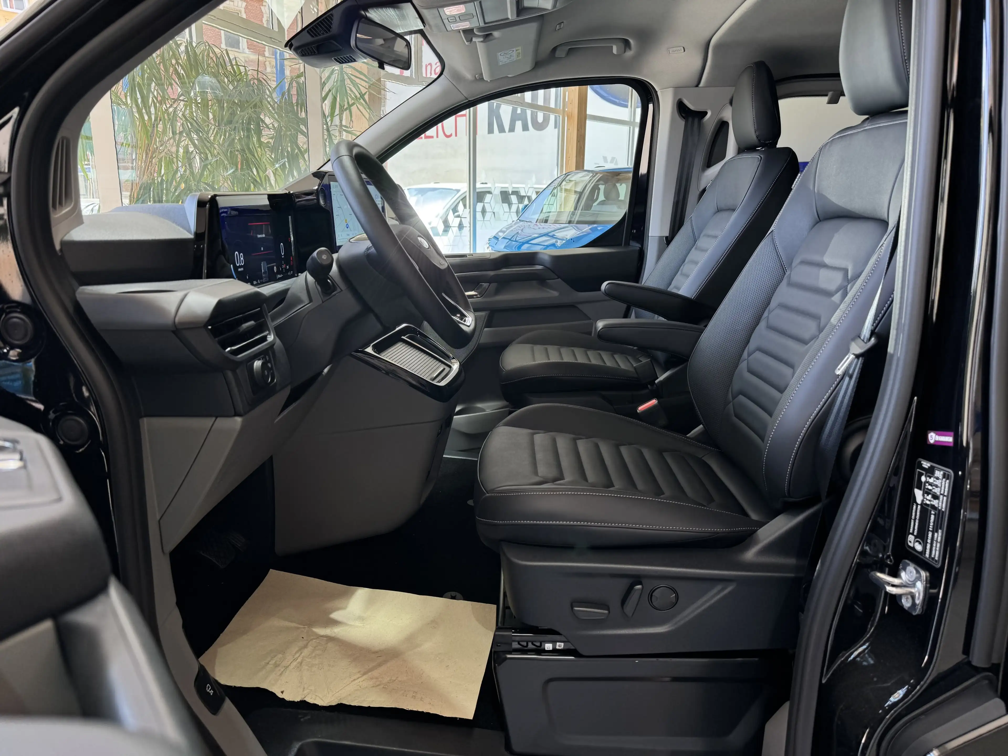 Ford Tourneo Custom Titanium X B&O / Standheizung / 360° Kamera — photo 11