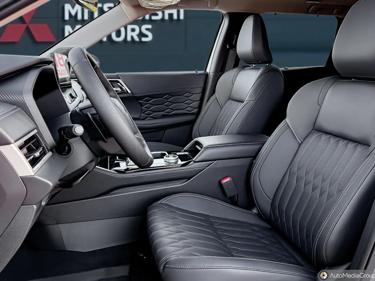 Mitsubishi Outlander снимка Mitsubishi Outlander