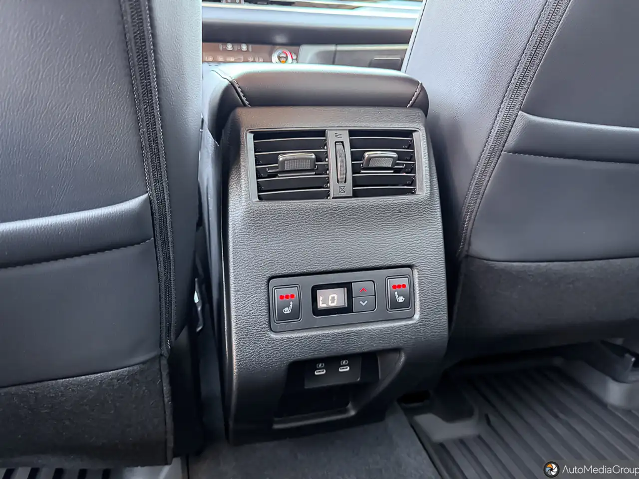 Mitsubishi Outlander снимка Mitsubishi Outlander