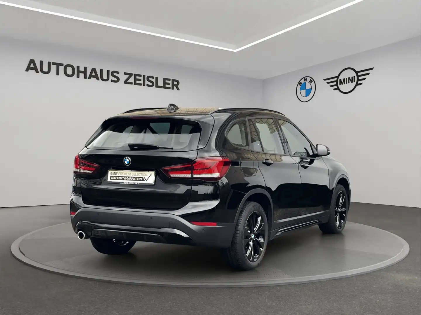 BMW X1 sDrive18i Automatik *Sport Line* Navi 18´LM Noir - 2