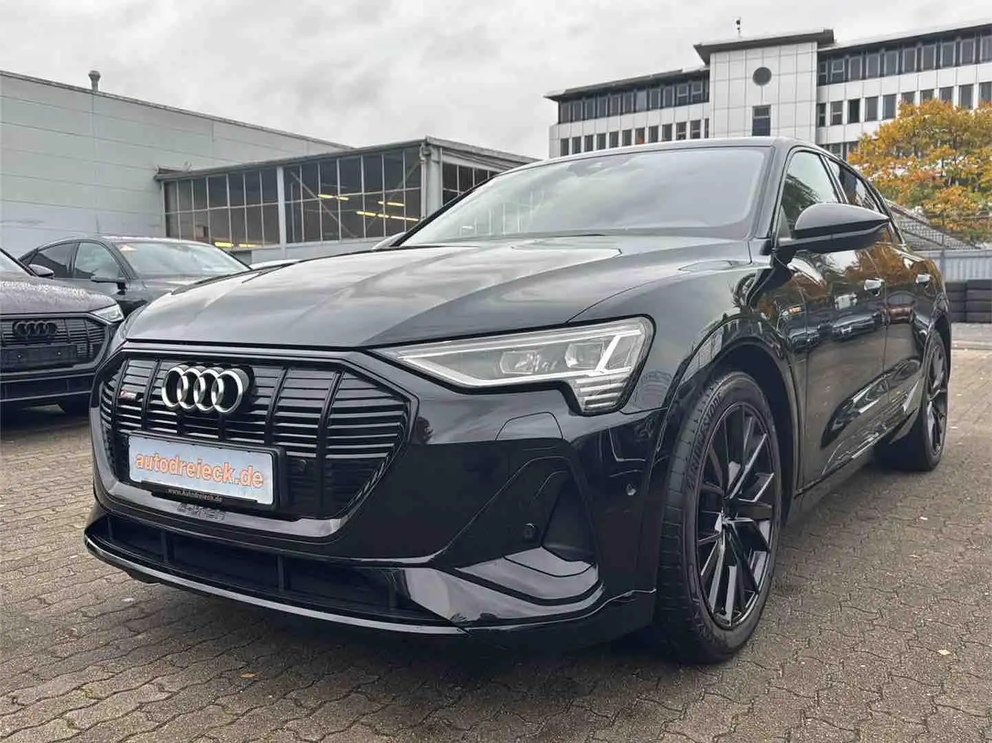 Audi e-tron 55 2x S line ALL BLACK AHK S-SITZE 21Z Noir - 1