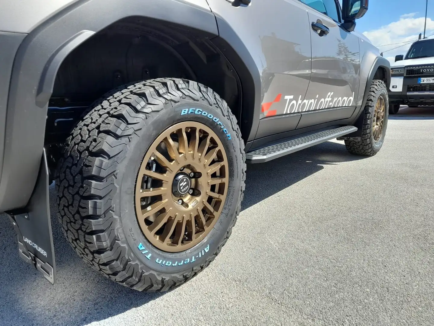 Toyota Land Cruiser 2024 Land Cruiser 2.8 d-4d Adventure awd auto Bronzo - 2