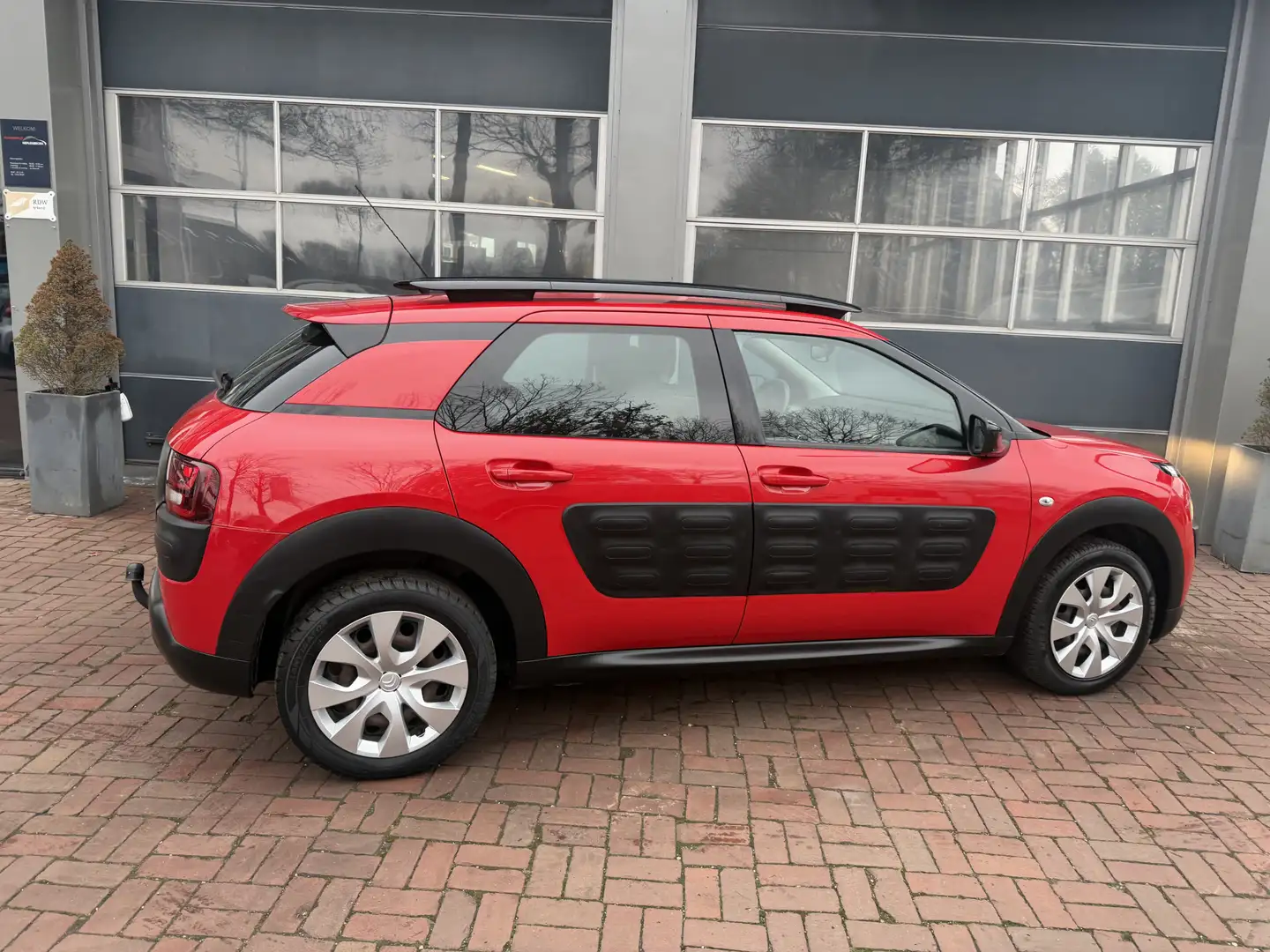 Citroen C4 Cactus 1.2 VTi Feel Trekhaak,Navi,Cruise,Clima 2014 Hoge Rot - 2