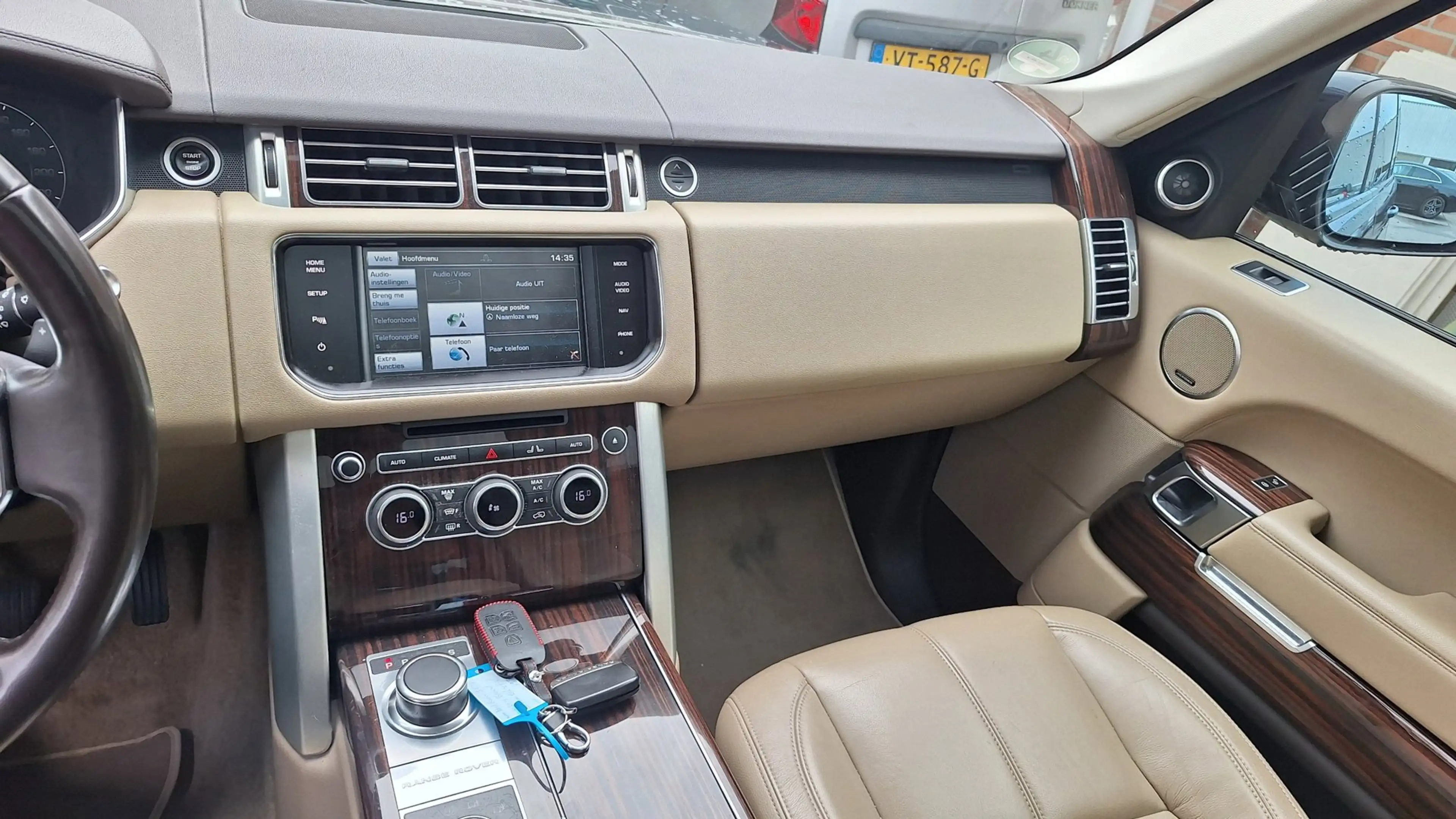 Land Rover Range Rover 3.0 TDV6 Vogue — photo 8