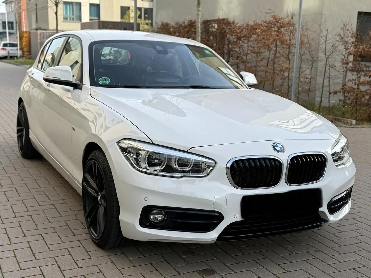 BMW 120 1 Limousine 5-trg. 120 i Sport Line Weiß - 1