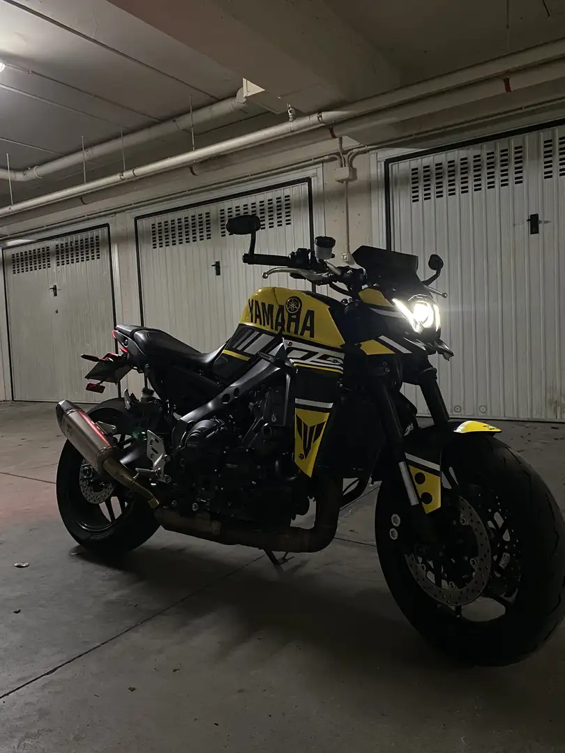 Yamaha MT-09 - 1