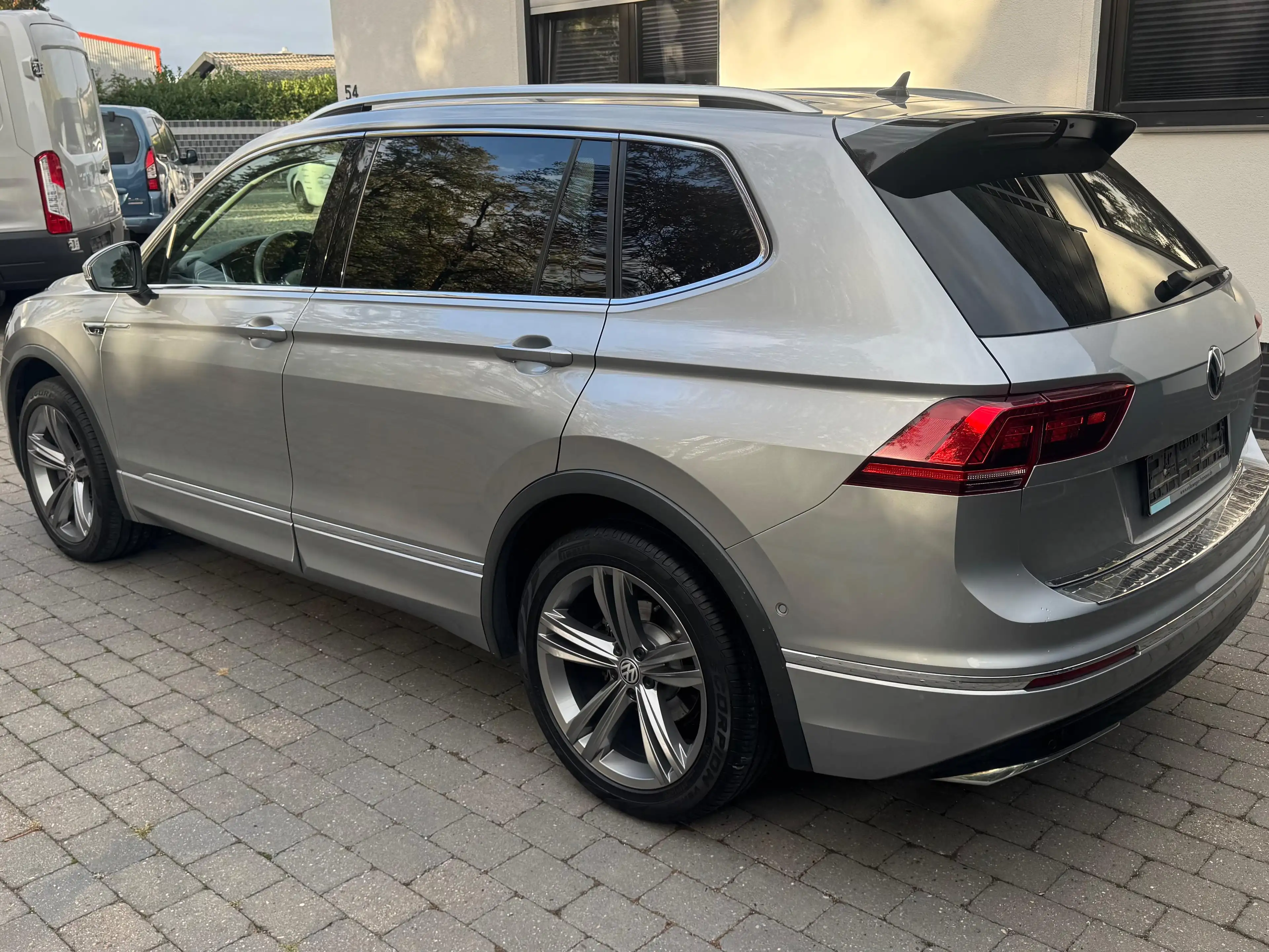Volkswagen Tiguan Allspace Highline 4Motion R line — photo 8
