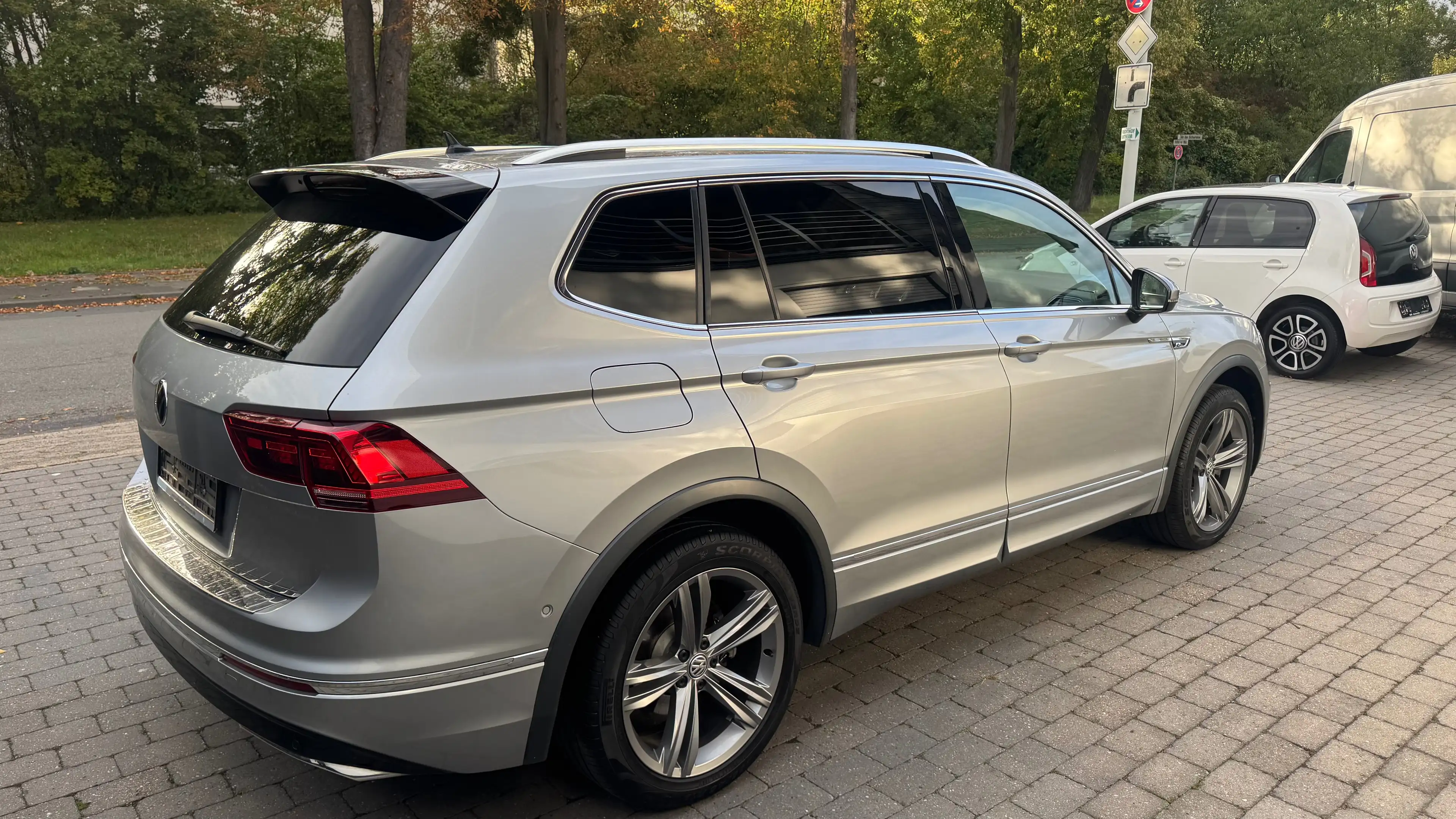 Volkswagen Tiguan Allspace Highline 4Motion R line — photo 4