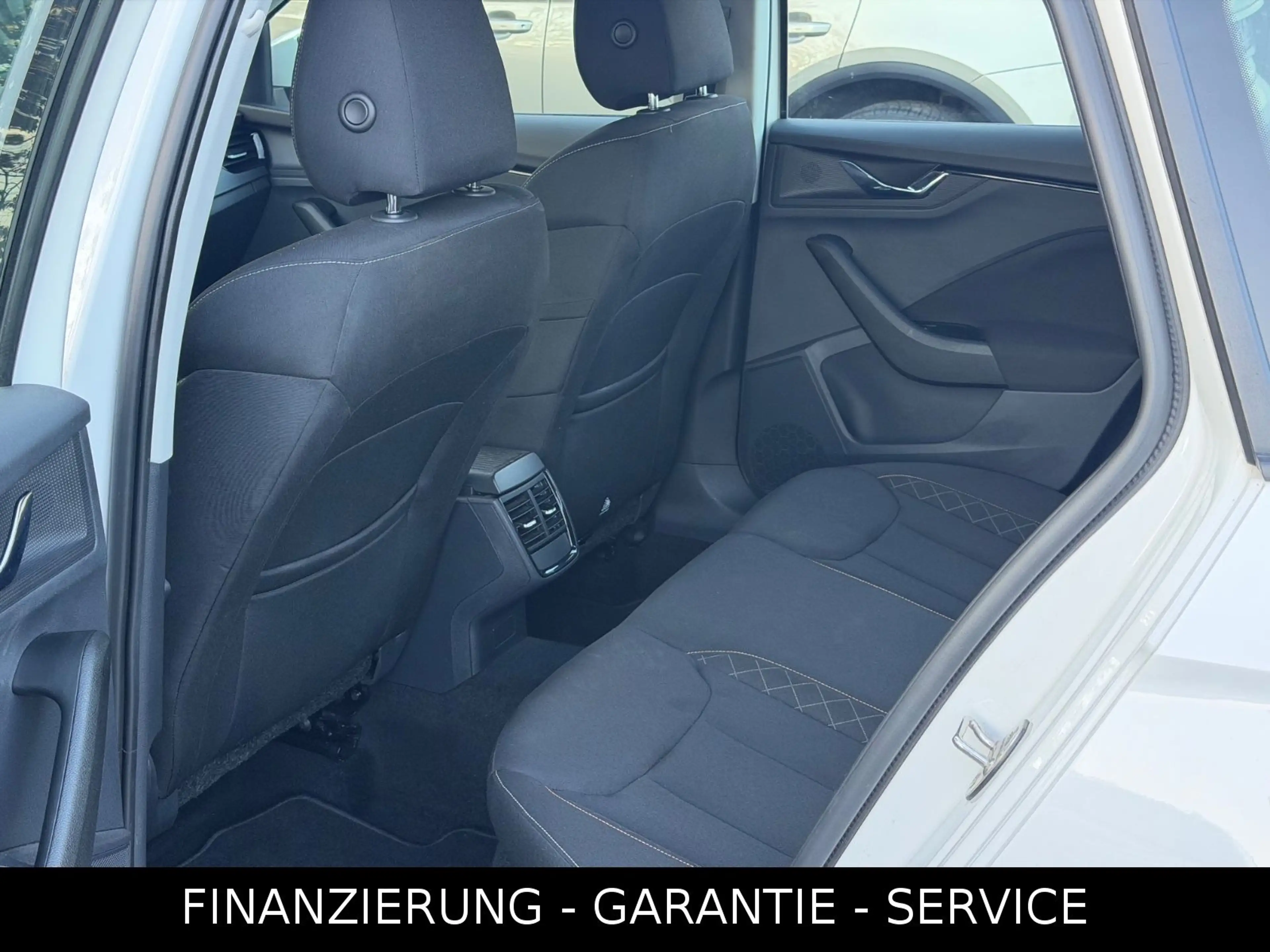 Skoda Kamiq KAMIQ AMBITION 1,0/SHZ/PDC/SPURHALTE/TEMP/ALU — photo 13