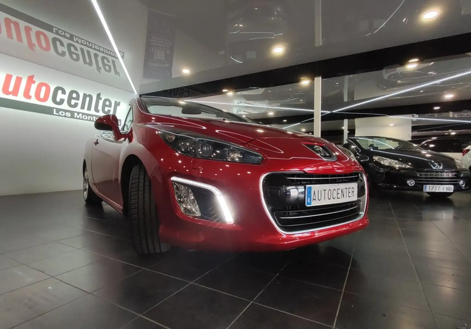 Peugeot 308 CC Allure 1.6 THP 156 Aut. 6 vel. Rot - 2