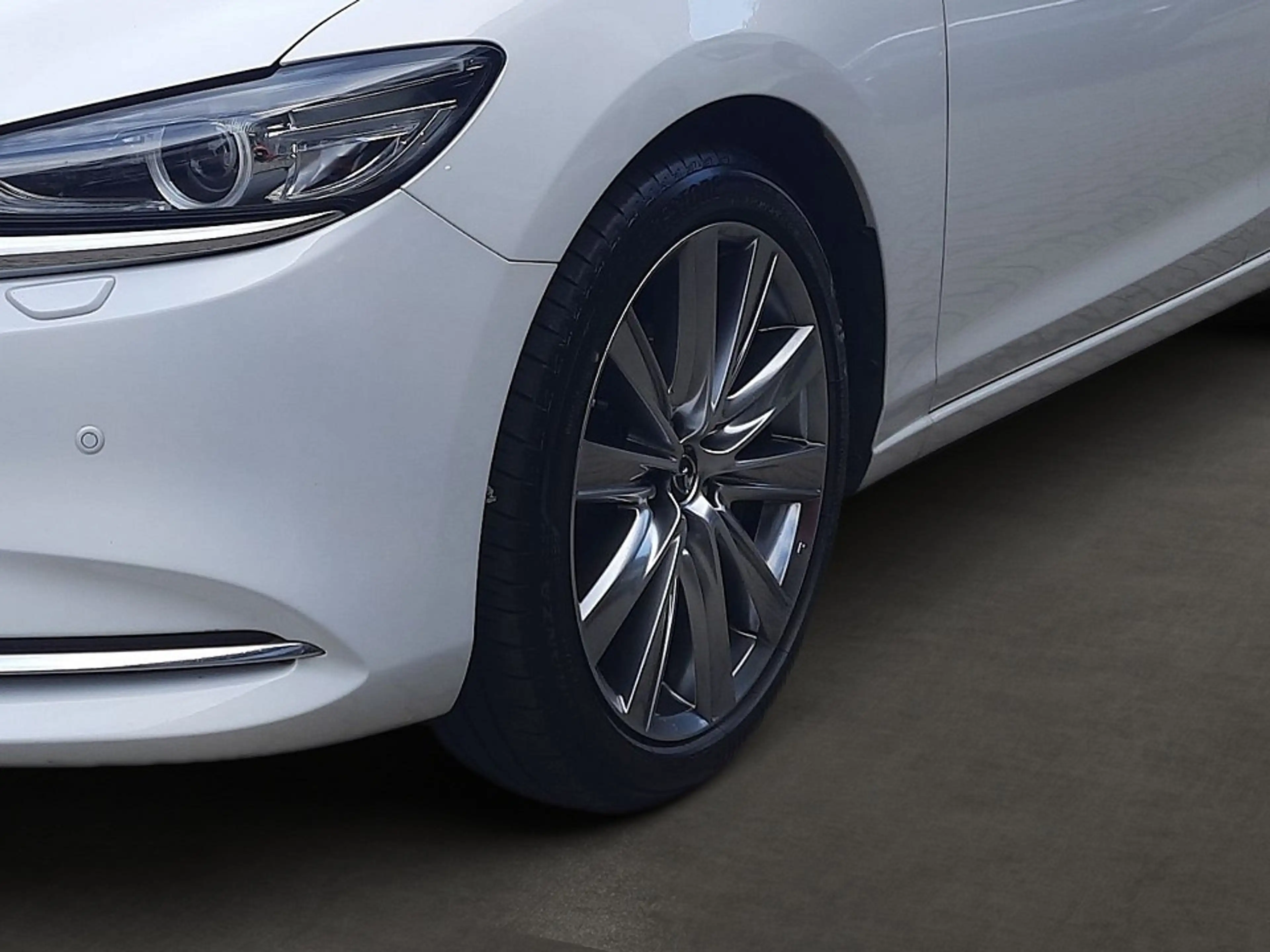 Mazda 6 2.5L SKYACTIV G 194 Takumi — photo 7
