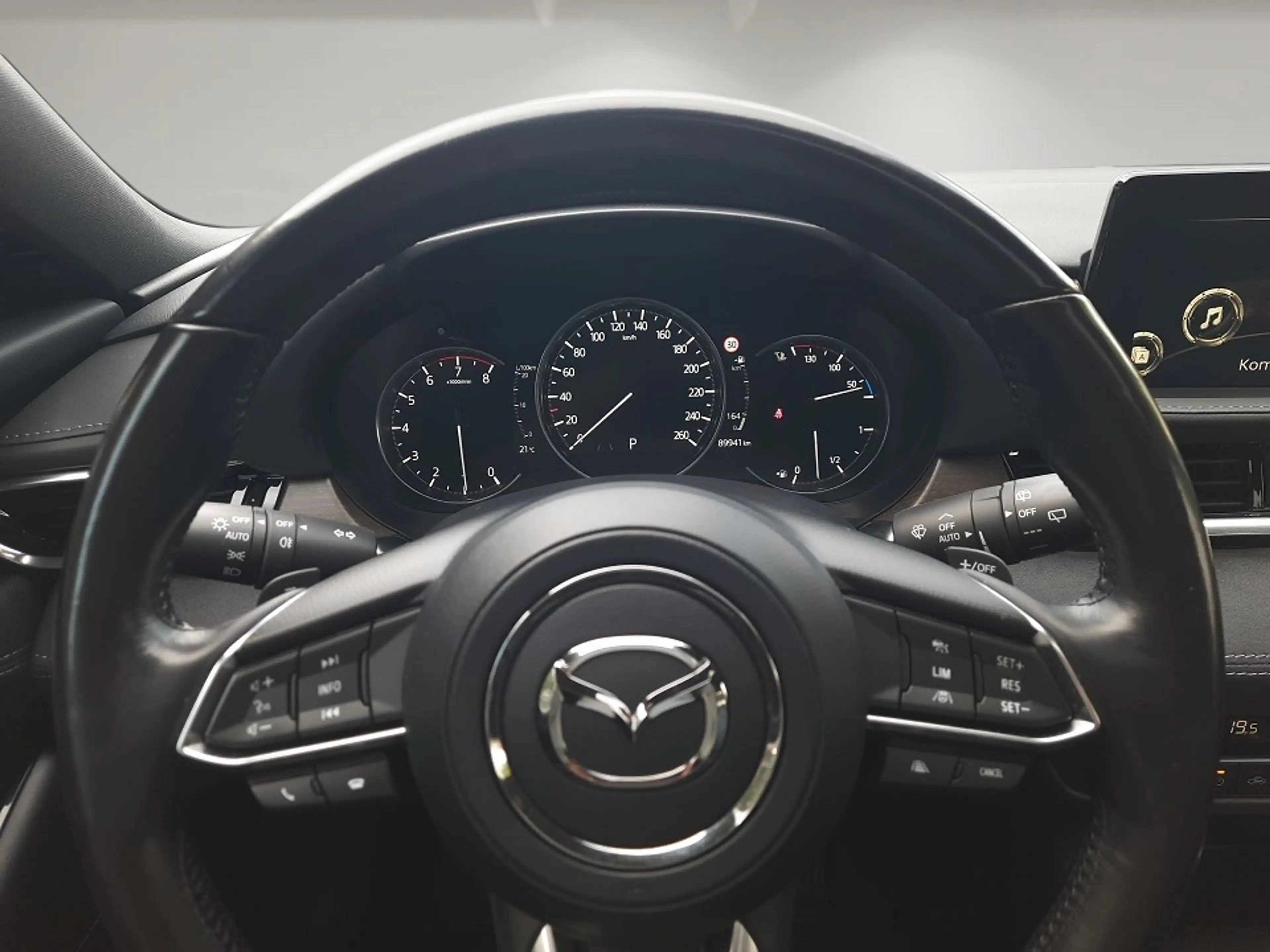 Mazda 6 2.5L SKYACTIV G 194 Takumi — photo 9