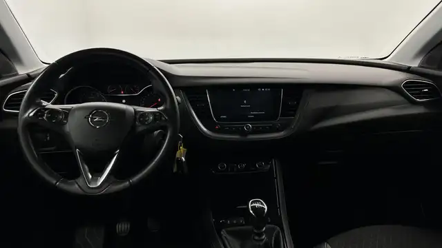 Opel Grandland X view 2