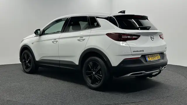 Opel Grandland X view 4