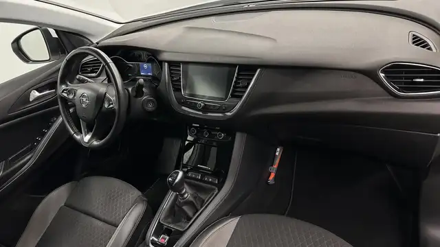 Opel Grandland X view 11