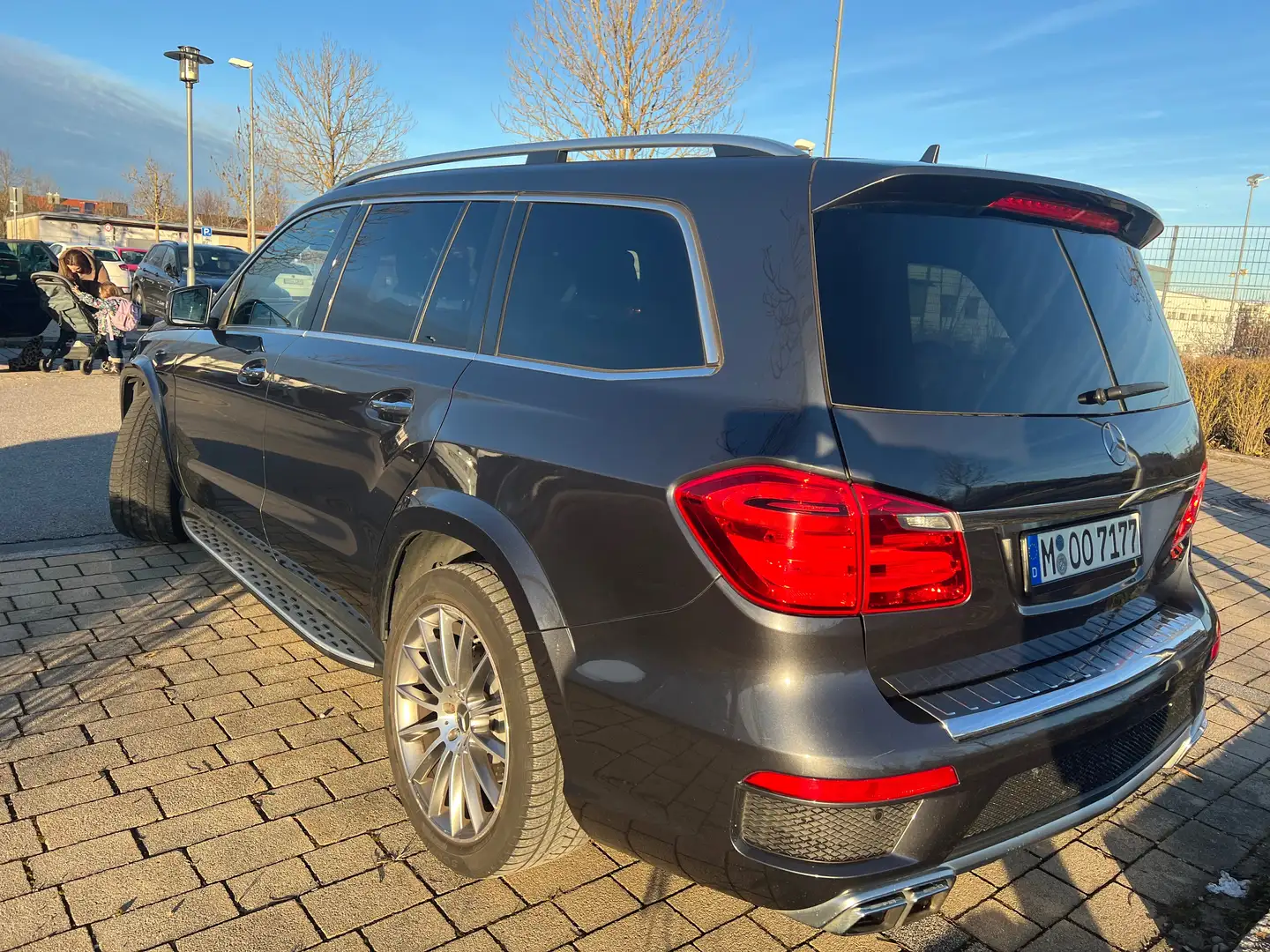 Mercedes-Benz GL 63 AMG GL 63 AMG 4Matic AMG Speedshift Plus 7G-TRONIC Černá - 2