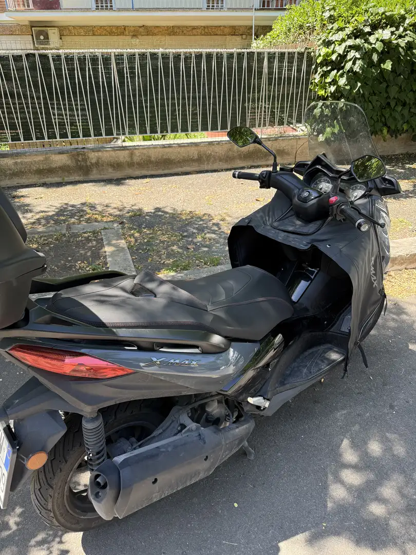 Yamaha X-Max 300 Tech max - 2