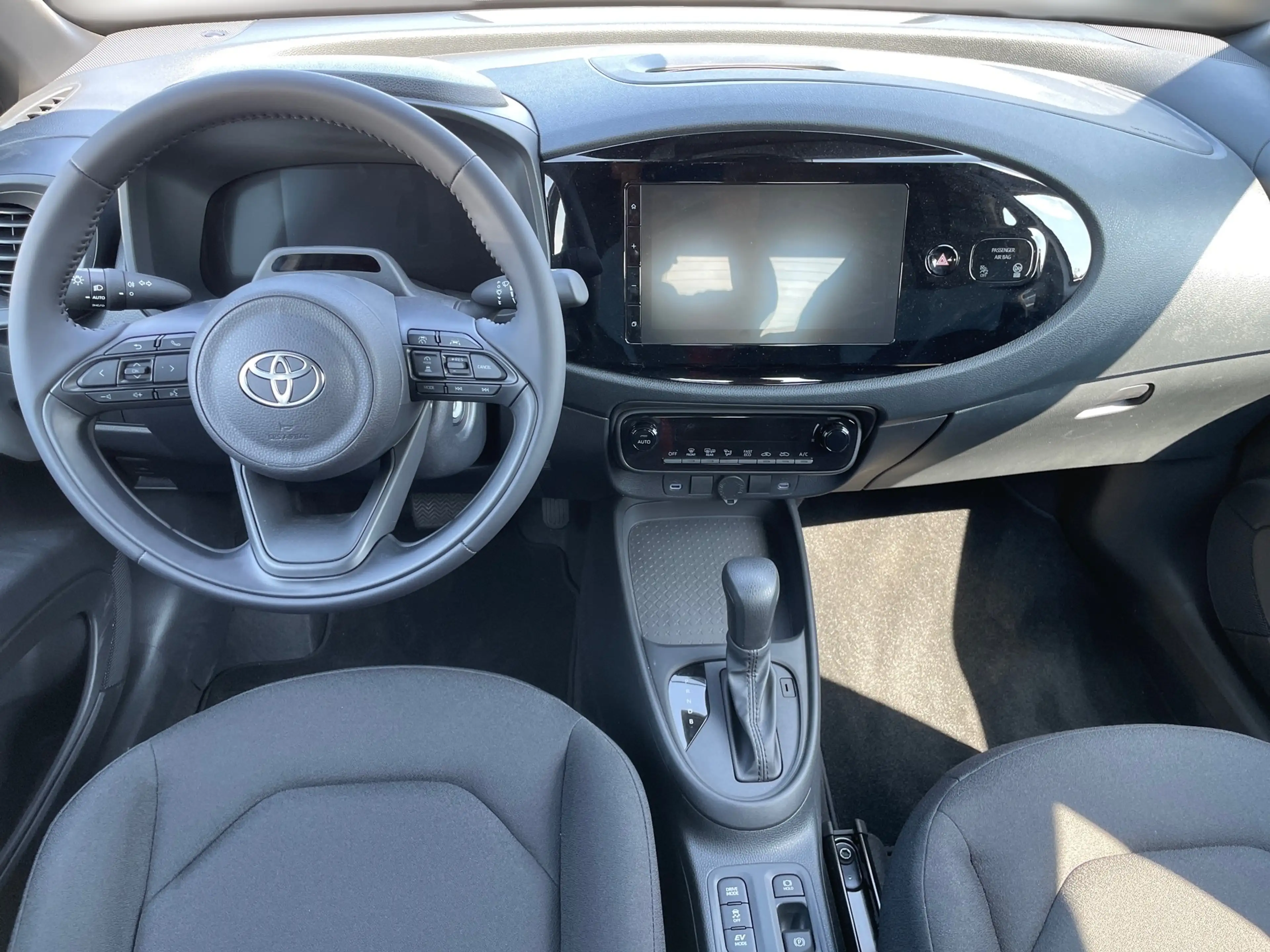Toyota Aygo X AYGO X 1,5 l Active CVT — photo 10