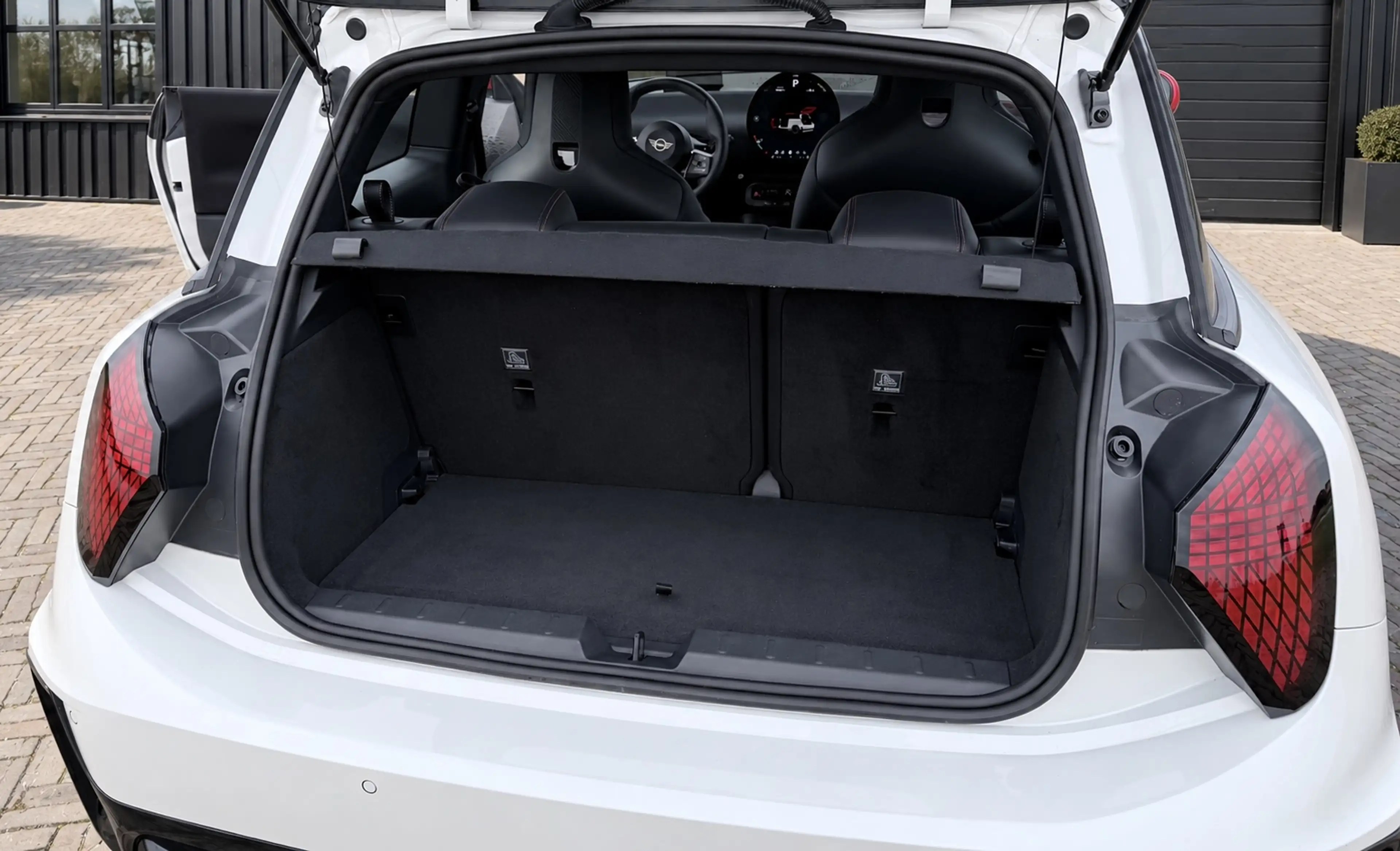 MINI John Cooper Works 3-Deurs JCW 54.2 kWh Two-Tone dak, JCW, 18inch Spo — photo 6